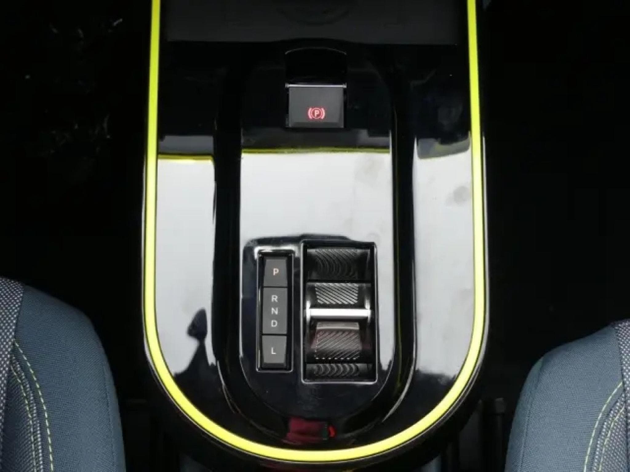 Fiat Grande Panda HYBRID LA PRIMA 1.2 (2026) - Foto 23