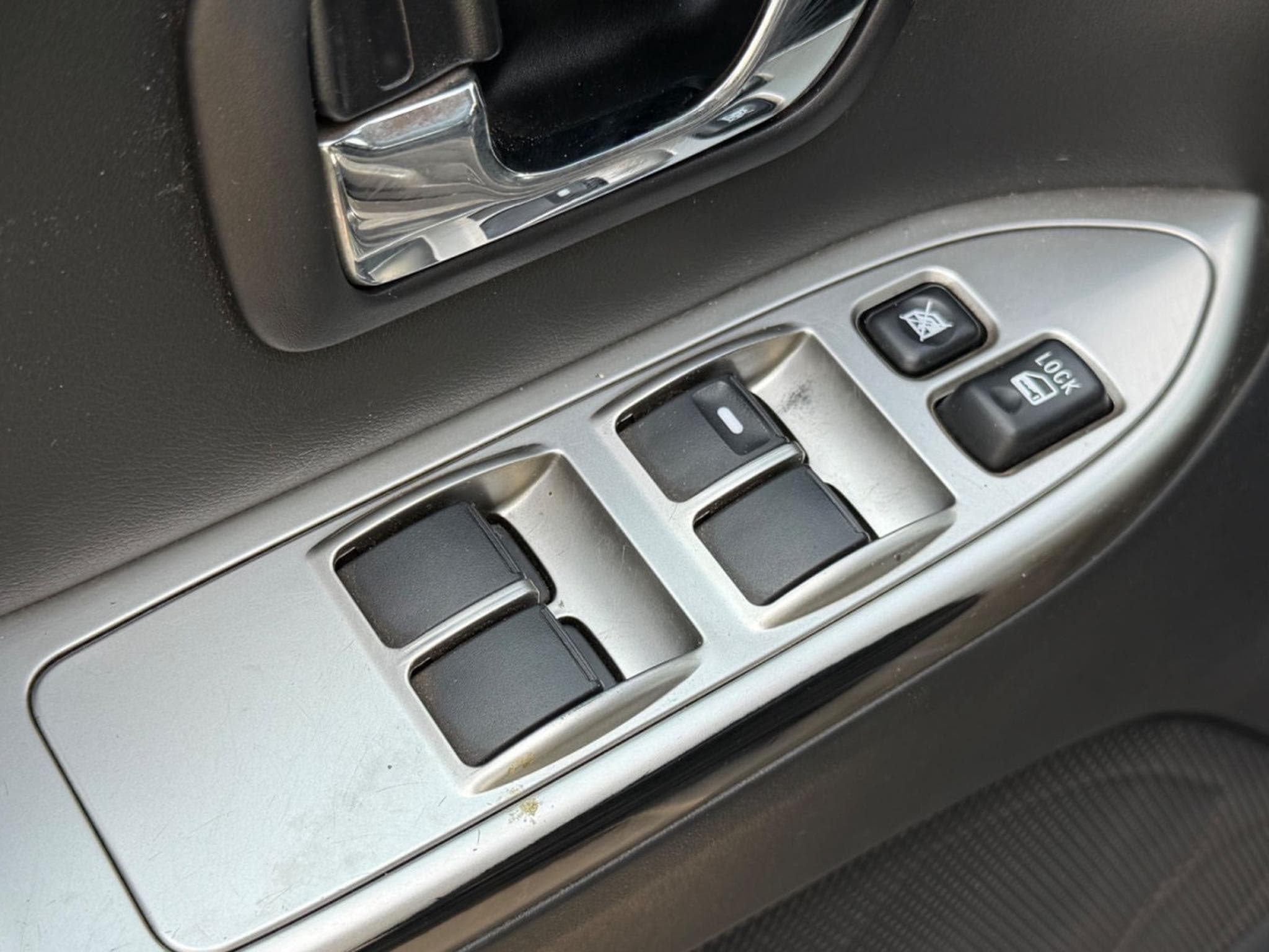 Mitsubishi Pajero Sport Pajero 3.2 DI-D Instyle/7xSitzer/Leder/Pano/ (2013) - Photo 13