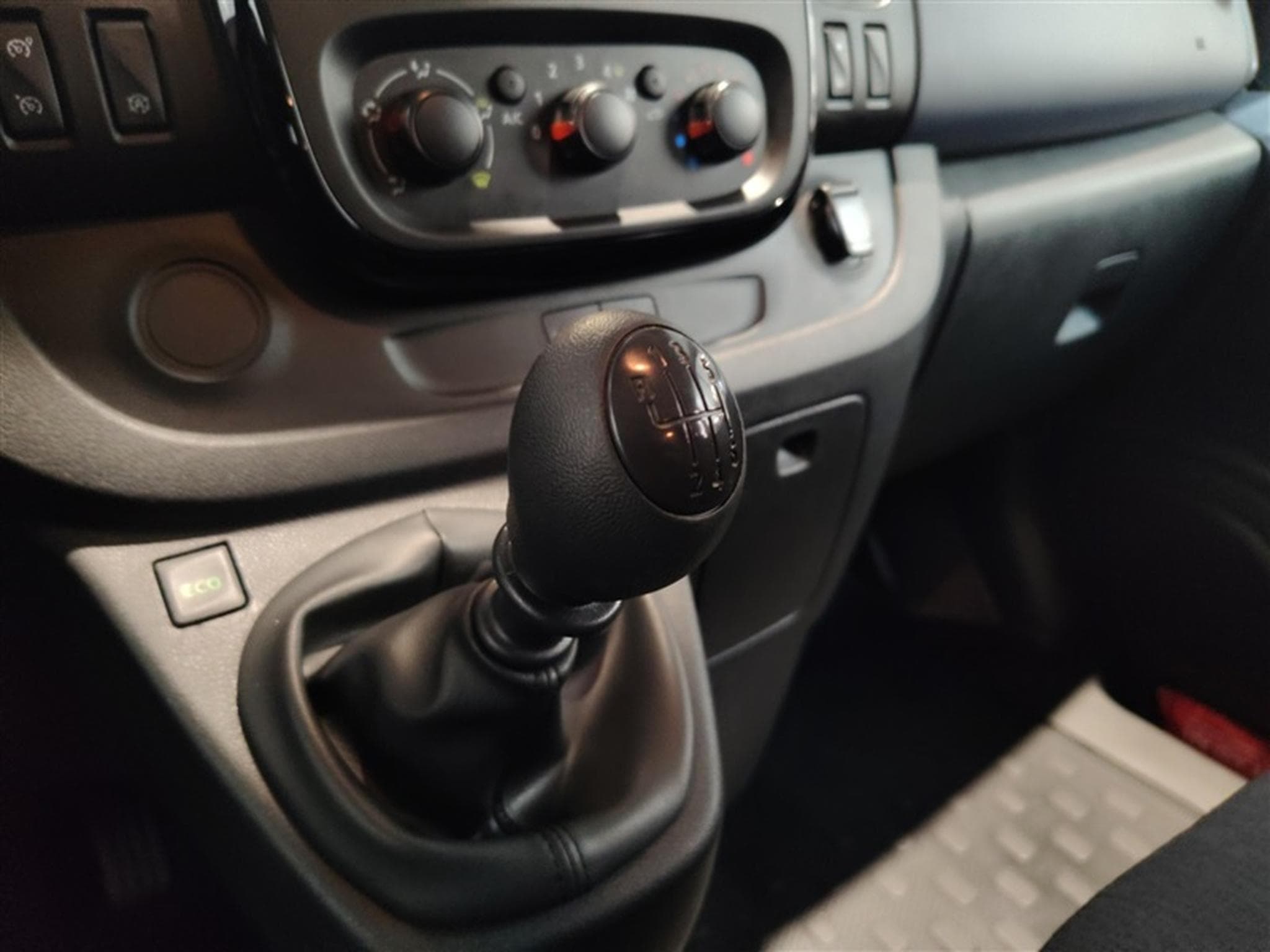 Opel Vivaro 1.6 CDTi L1H1 Combi S/S 9 places/clim/bluethooth (2019) - Photo 12