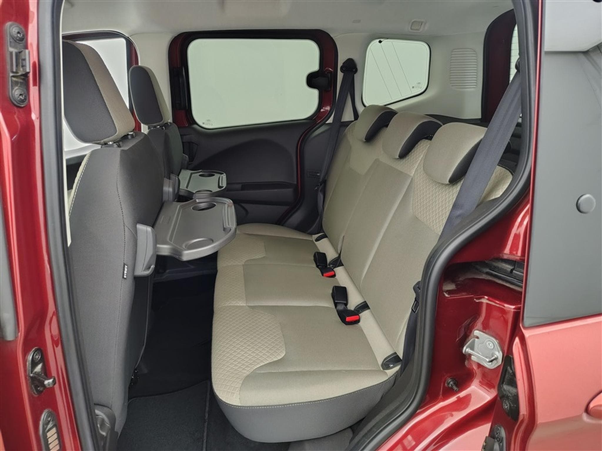 Ford Tourneo 1.0 EcoBoost Trend Auto S/S (EU6.2) (2019) - Photo 13