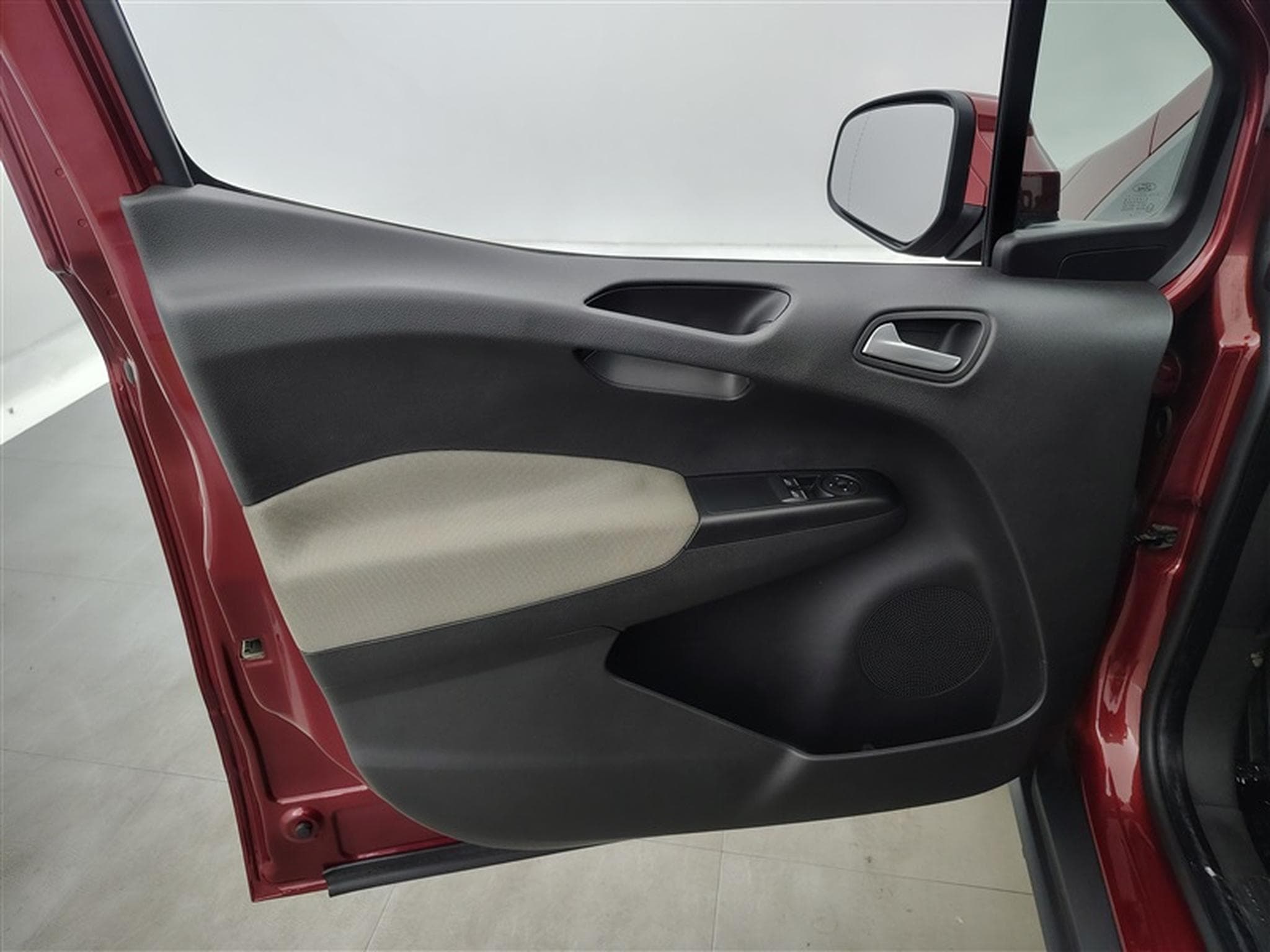 Ford Tourneo 1.0 EcoBoost Trend Auto S/S (EU6.2) (2019) - Photo 16