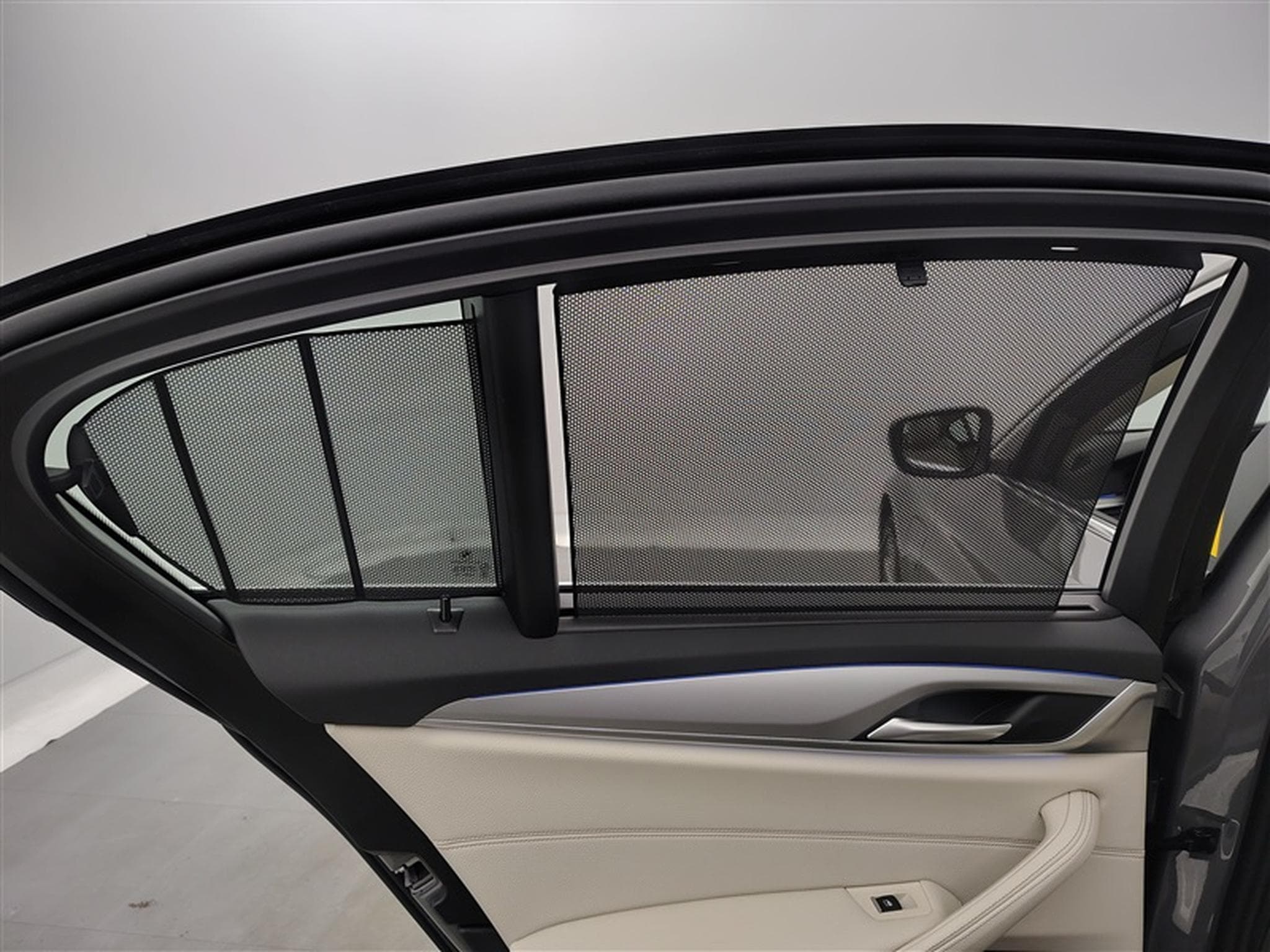 BMW 530 530e PHEV LUXURY NAVI / CUIR SPORT / FULL LED (2022) - Photo 20