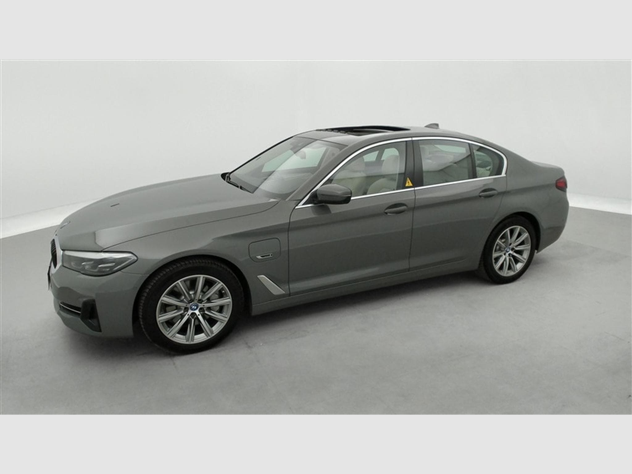 BMW 530 530e PHEV LUXURY NAVI / CUIR SPORT / FULL LED (2022) - Photo 23