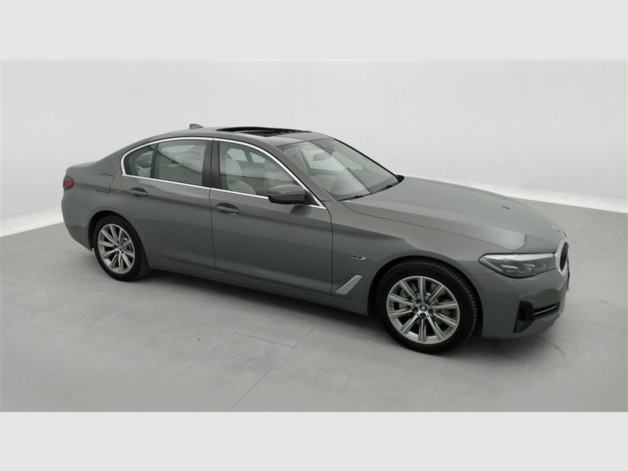 BMW 530 530e PHEV LUXURY NAVI / CUIR SPORT / FULL LED (2022) - Photo 25