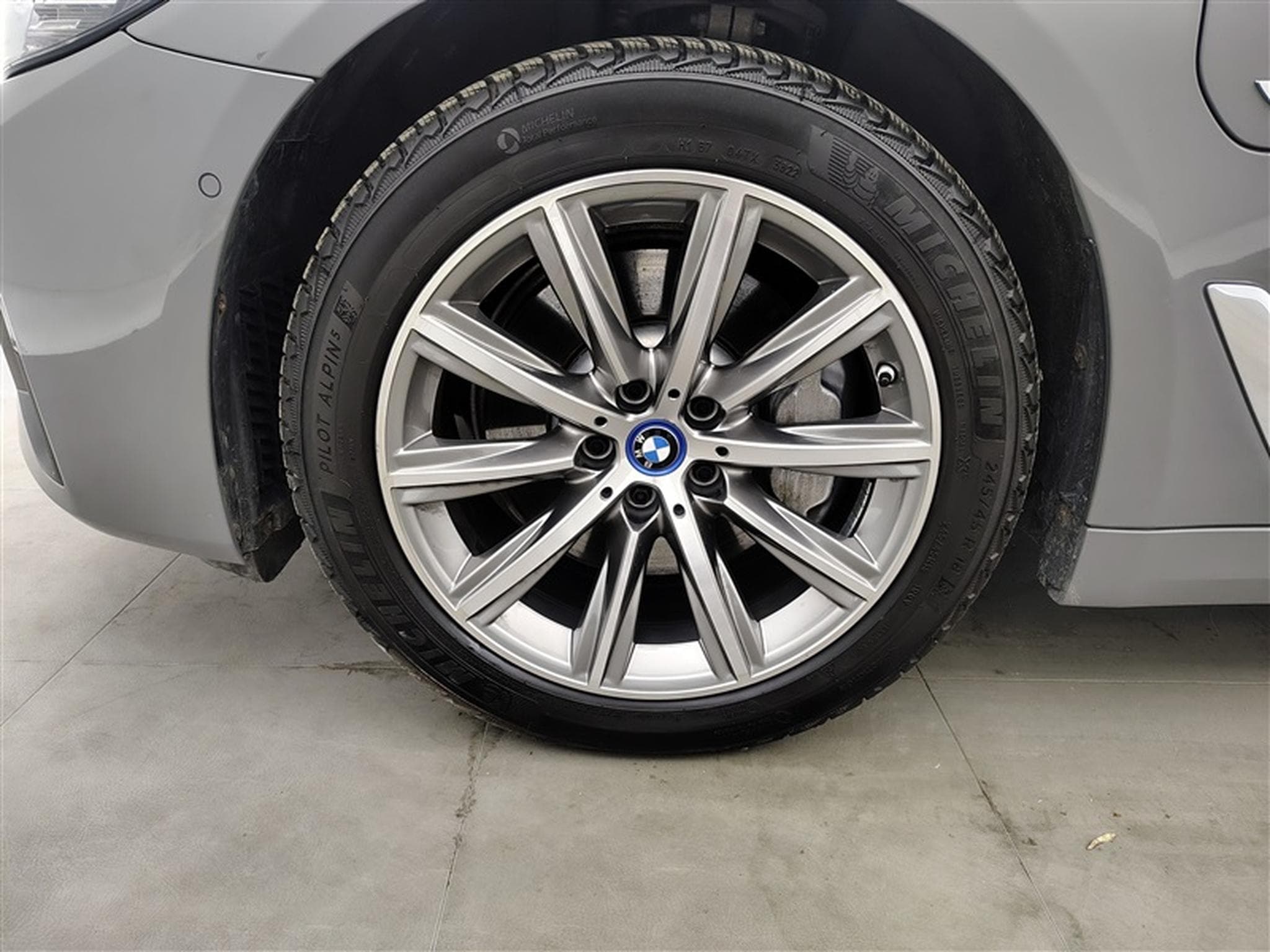 BMW 530 530e PHEV LUXURY NAVI / CUIR SPORT / FULL LED (2022) - Photo 6