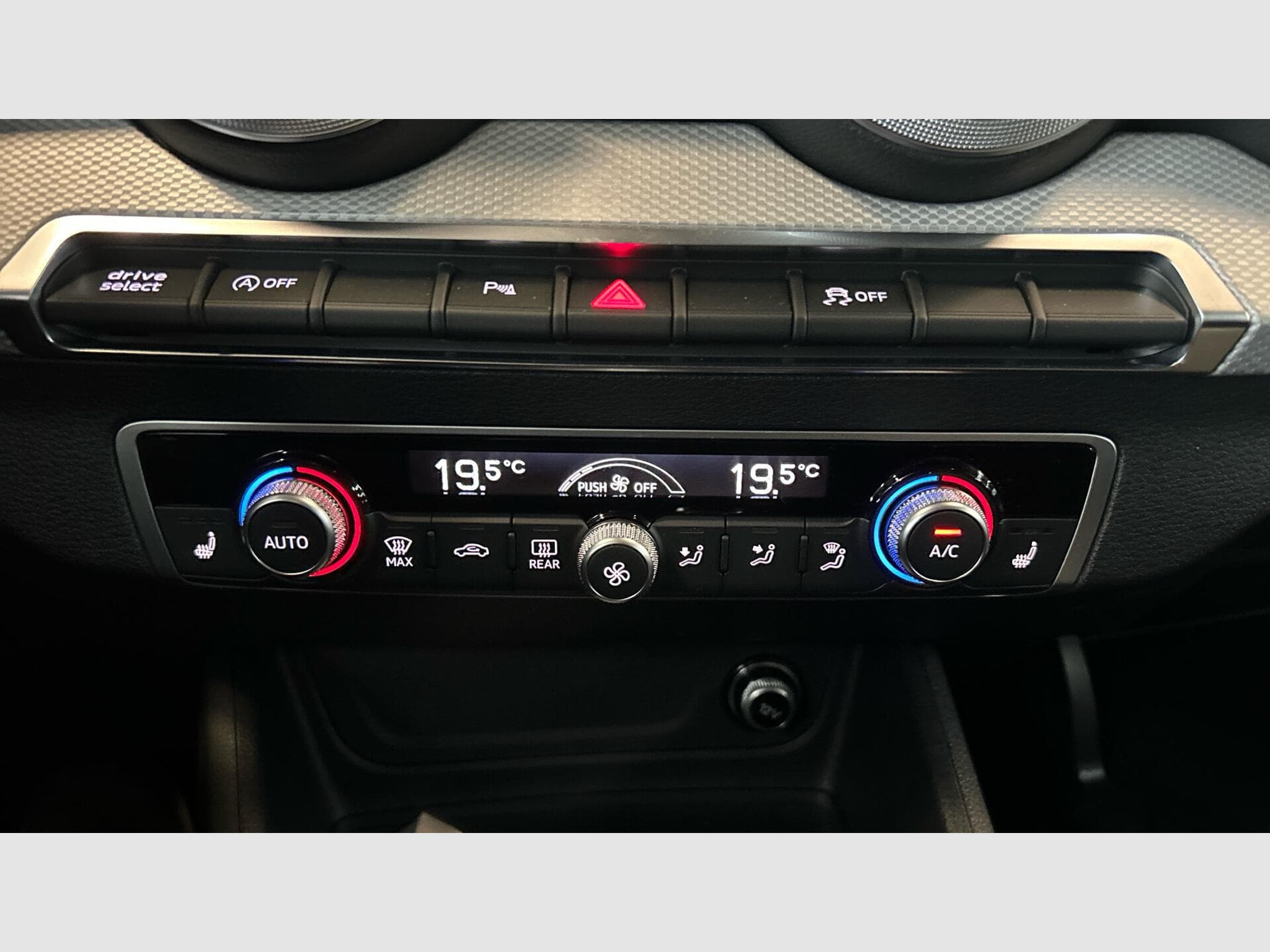 Audi Q2 35 TFSI 150cv S-line S-tronic (2026) - Photo 11