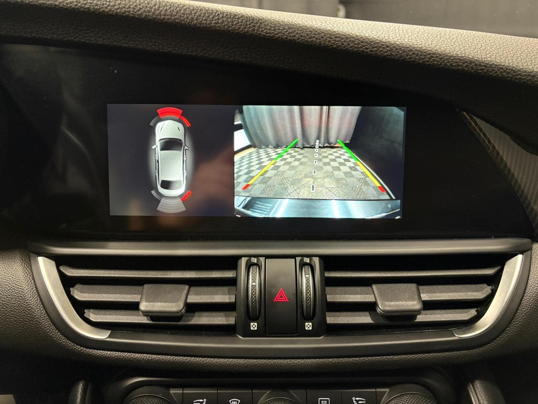 Alfa-Romeo Giulia Giulia Veloce 280 CV CUIR (2019) - Photo 10