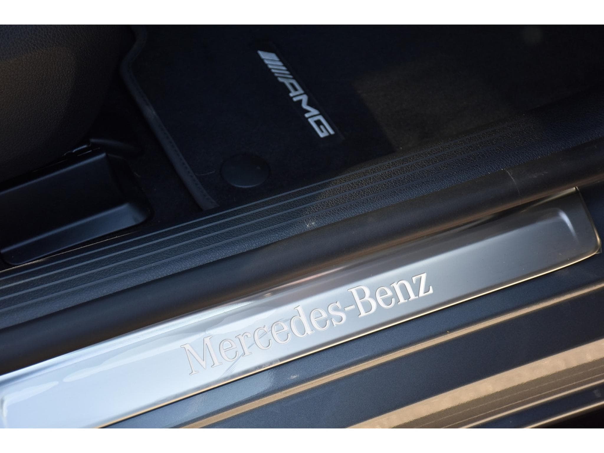 Mercedes EQE 300 AMG Line AIRMATIC DISTR CUIR MEMO PANO BURMESTER CAM360 (2025) - Foto 20