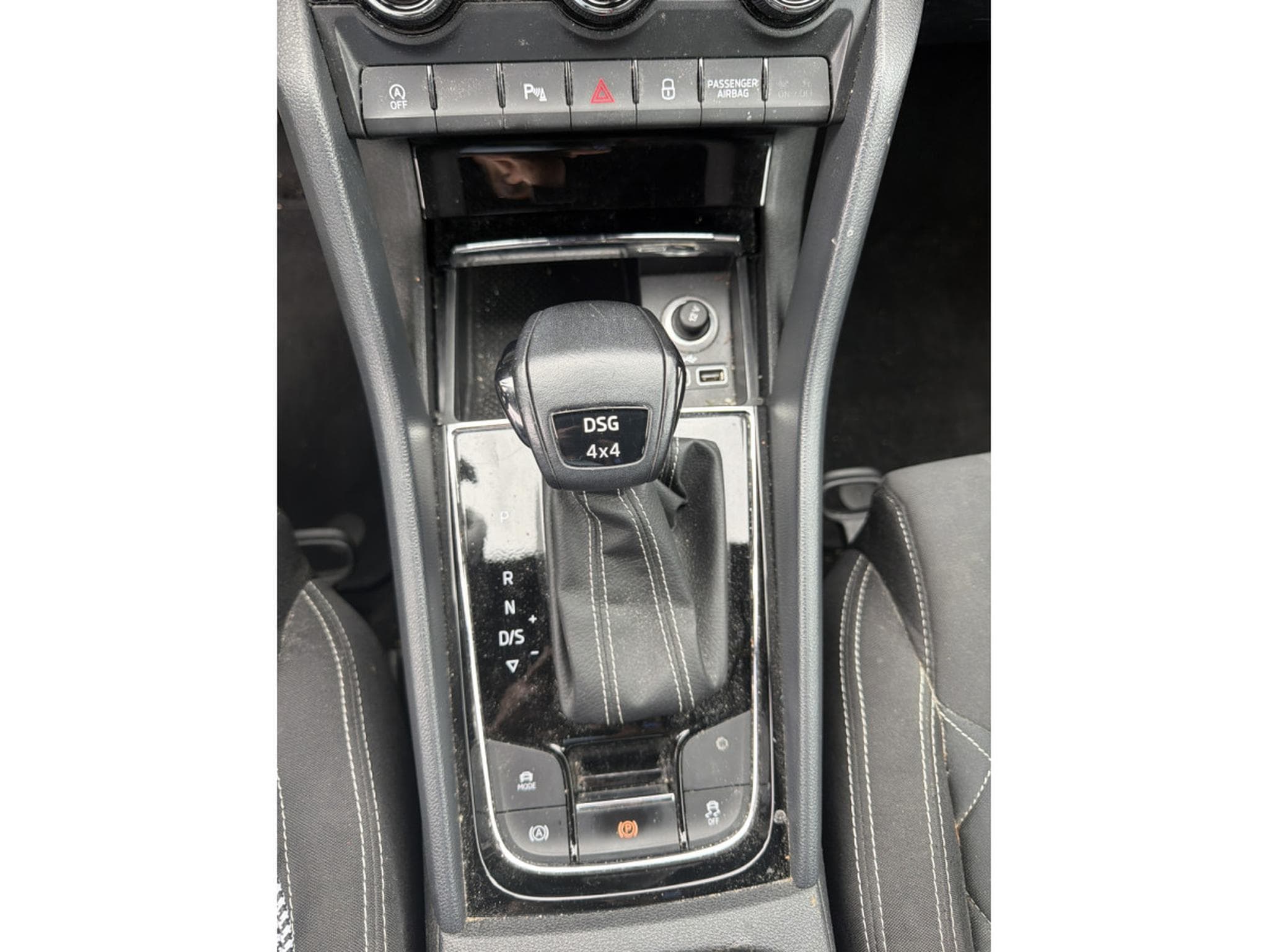 Skoda Karoq 2.0 TSI 4x4 190CV SPORTLINE DSG (2019) - Photo 5