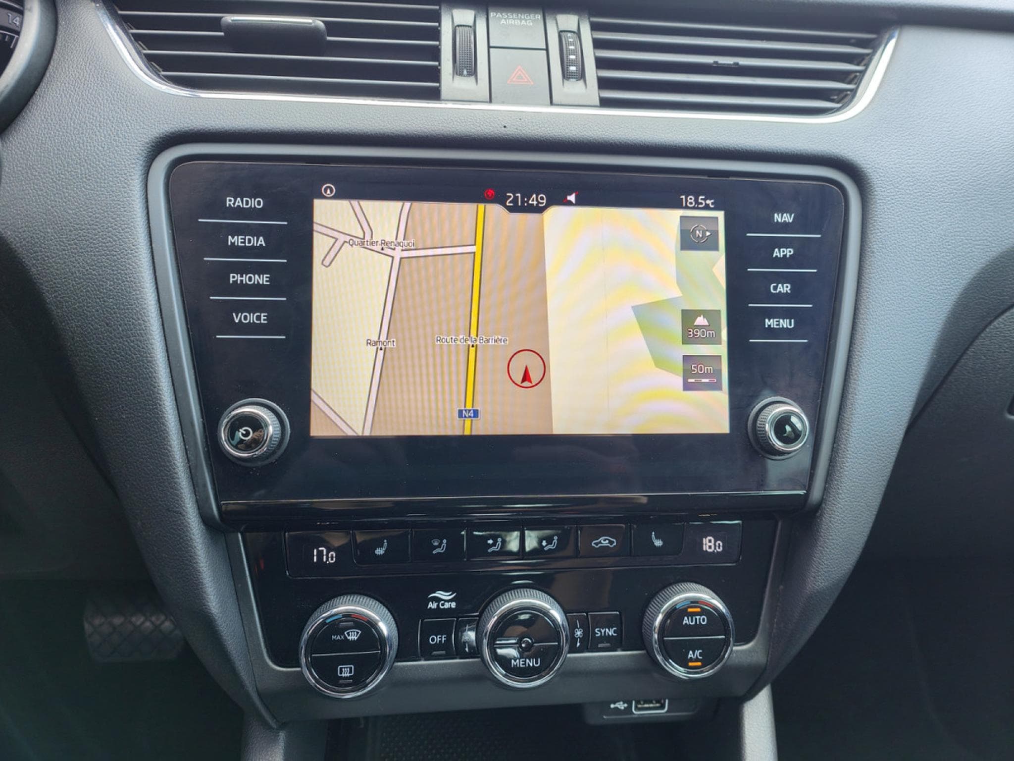 Skoda Octavia OCTAVIA COMBI 1.0 TSI DSG CARPLAY GPS BLUETOOTH RADAR AV/ARR (2018) - Photo 11