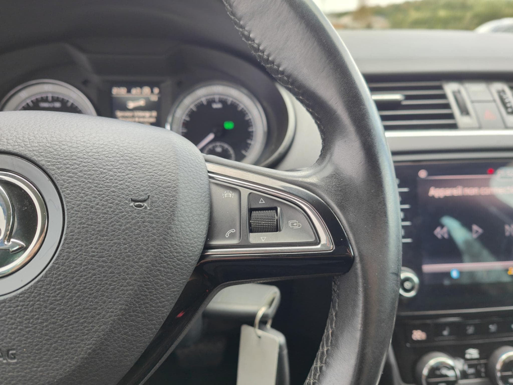 Skoda Octavia OCTAVIA COMBI 1.0 TSI DSG CARPLAY GPS BLUETOOTH RADAR AV/ARR (2018) - Photo 16