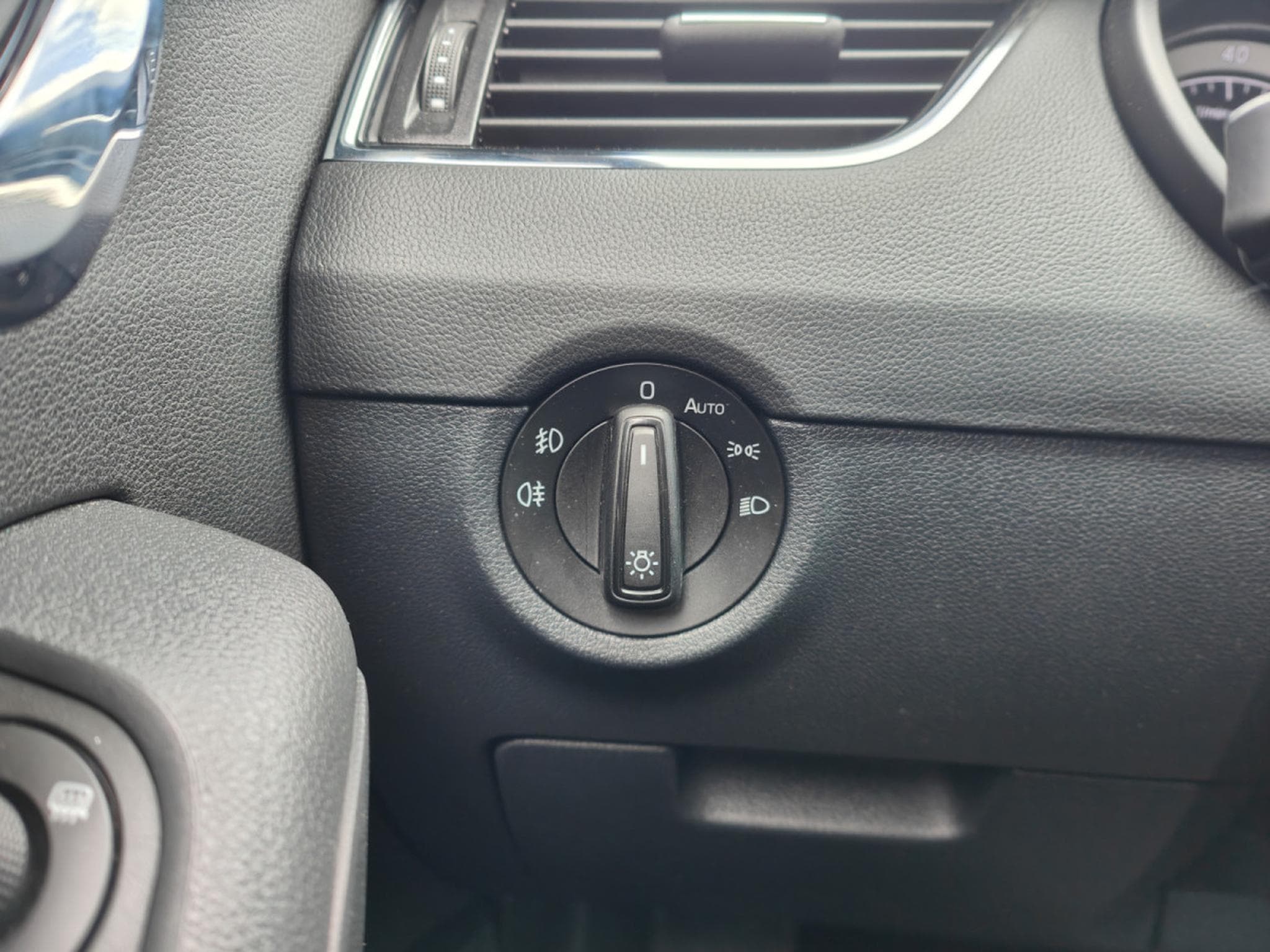 Skoda Octavia OCTAVIA COMBI 1.0 TSI DSG CARPLAY GPS BLUETOOTH RADAR AV/ARR (2018) - Photo 18