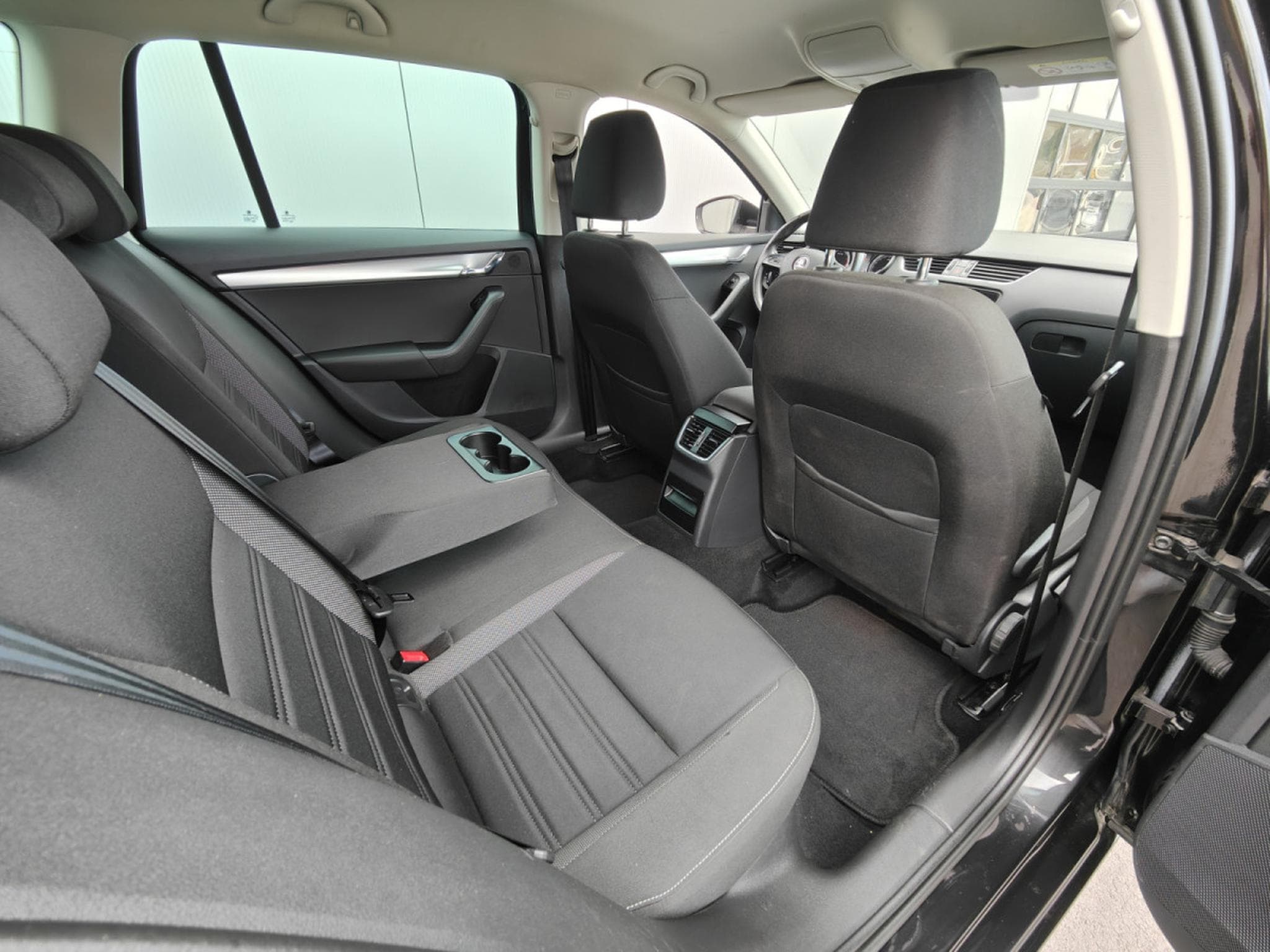 Skoda Octavia OCTAVIA COMBI 1.0 TSI DSG CARPLAY GPS BLUETOOTH RADAR AV/ARR (2018) - Photo 8