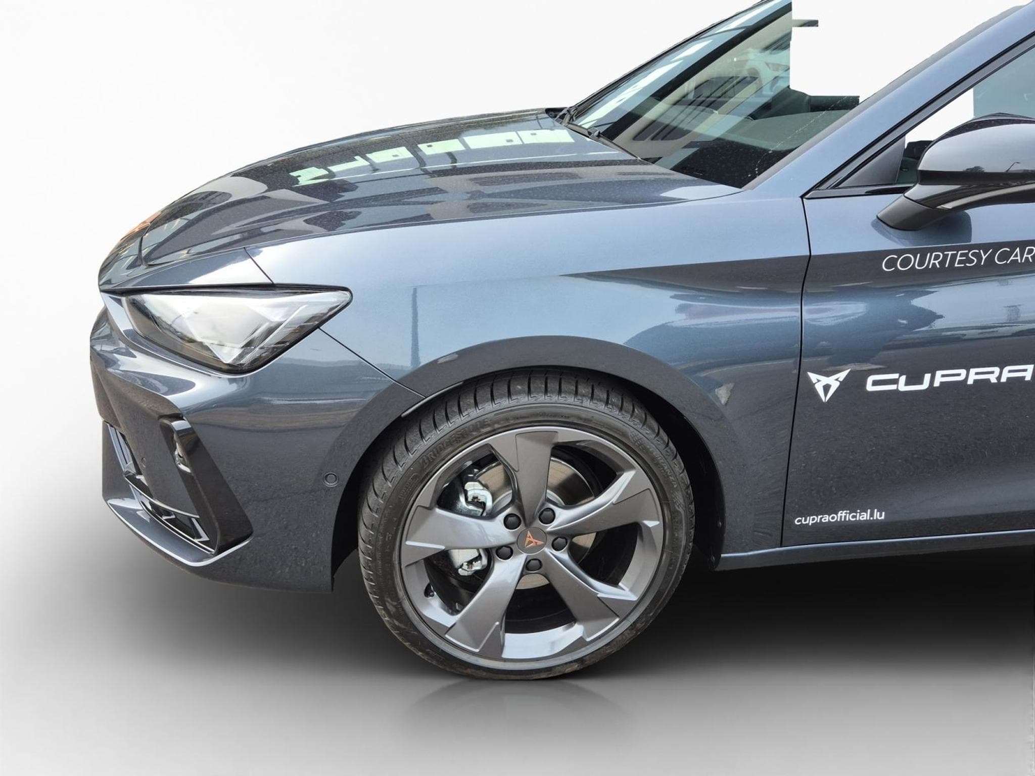 Cupra Leon 1.5 eTSI DSG (2026) - Photo 2