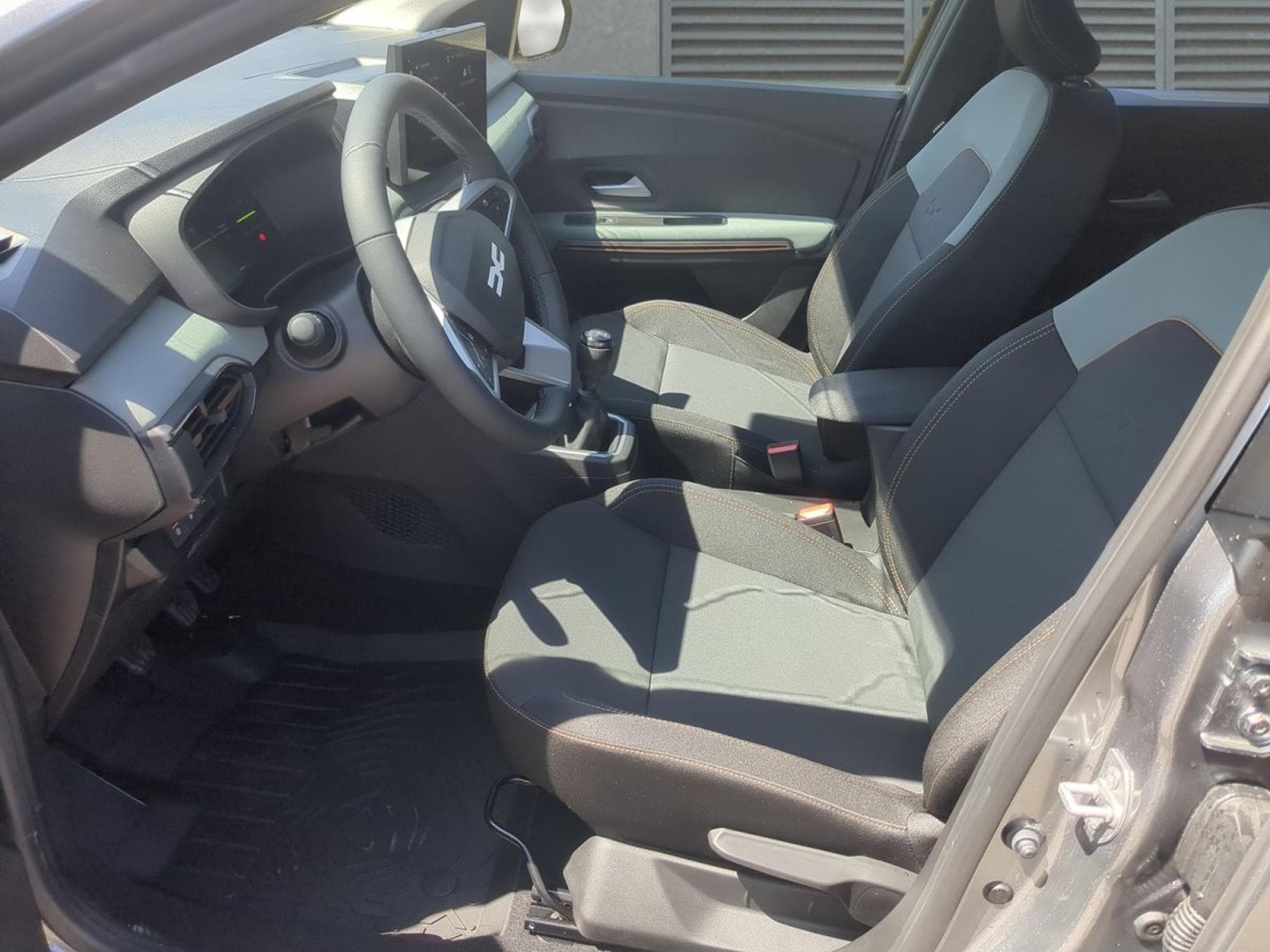 Dacia Sandero Extreme (2026) - Foto 4