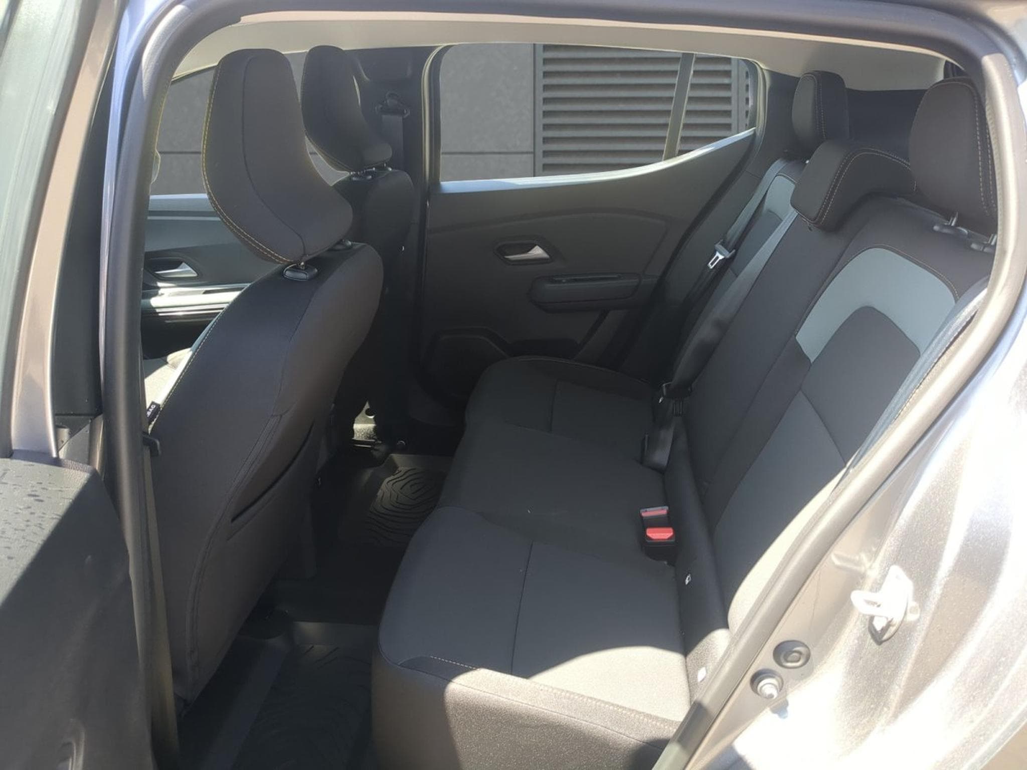 Dacia Sandero Extreme (2026) - Foto 6