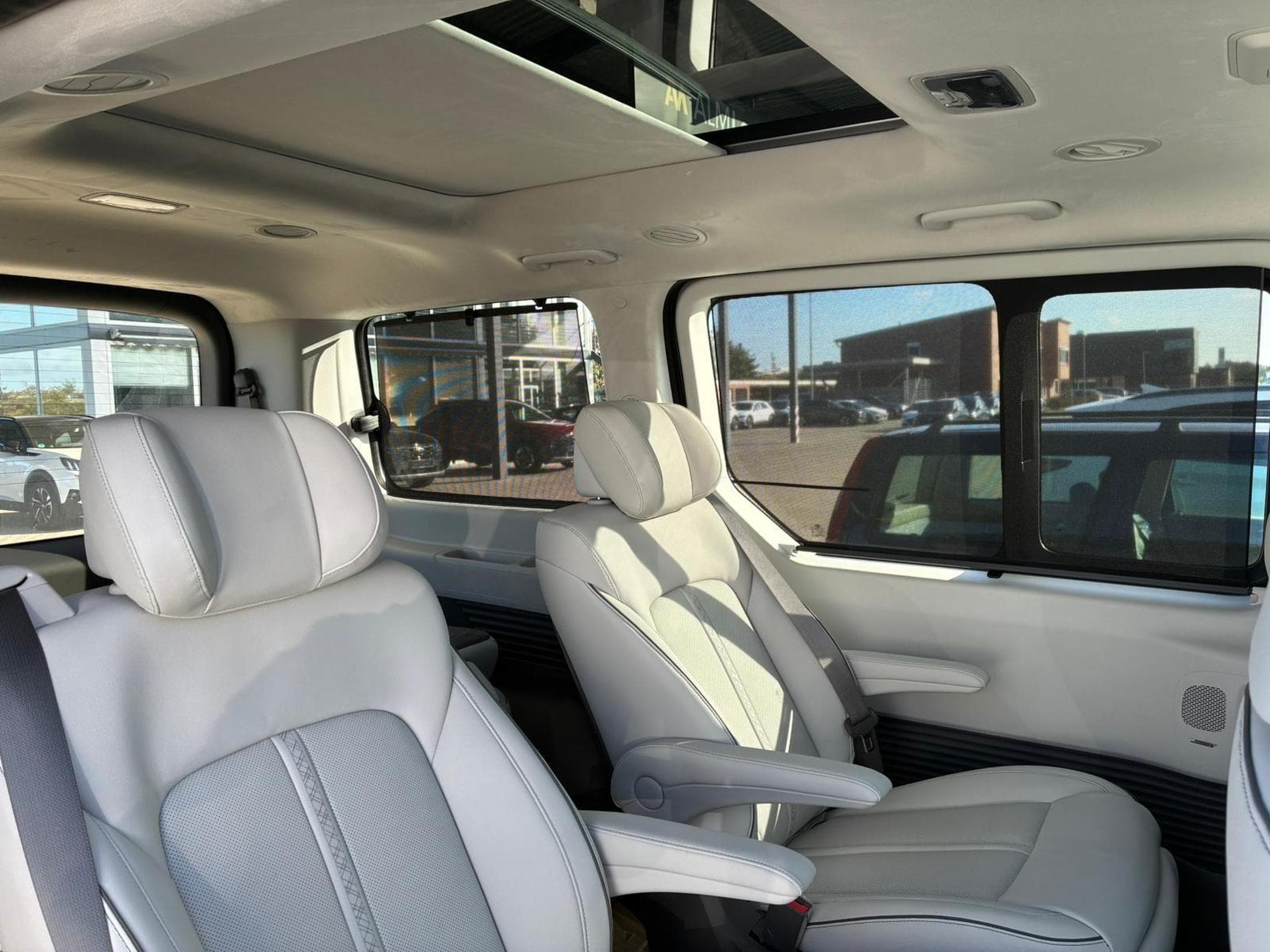 Hyundai Staria Luxury 7-Sitzer (2025) - Photo 13