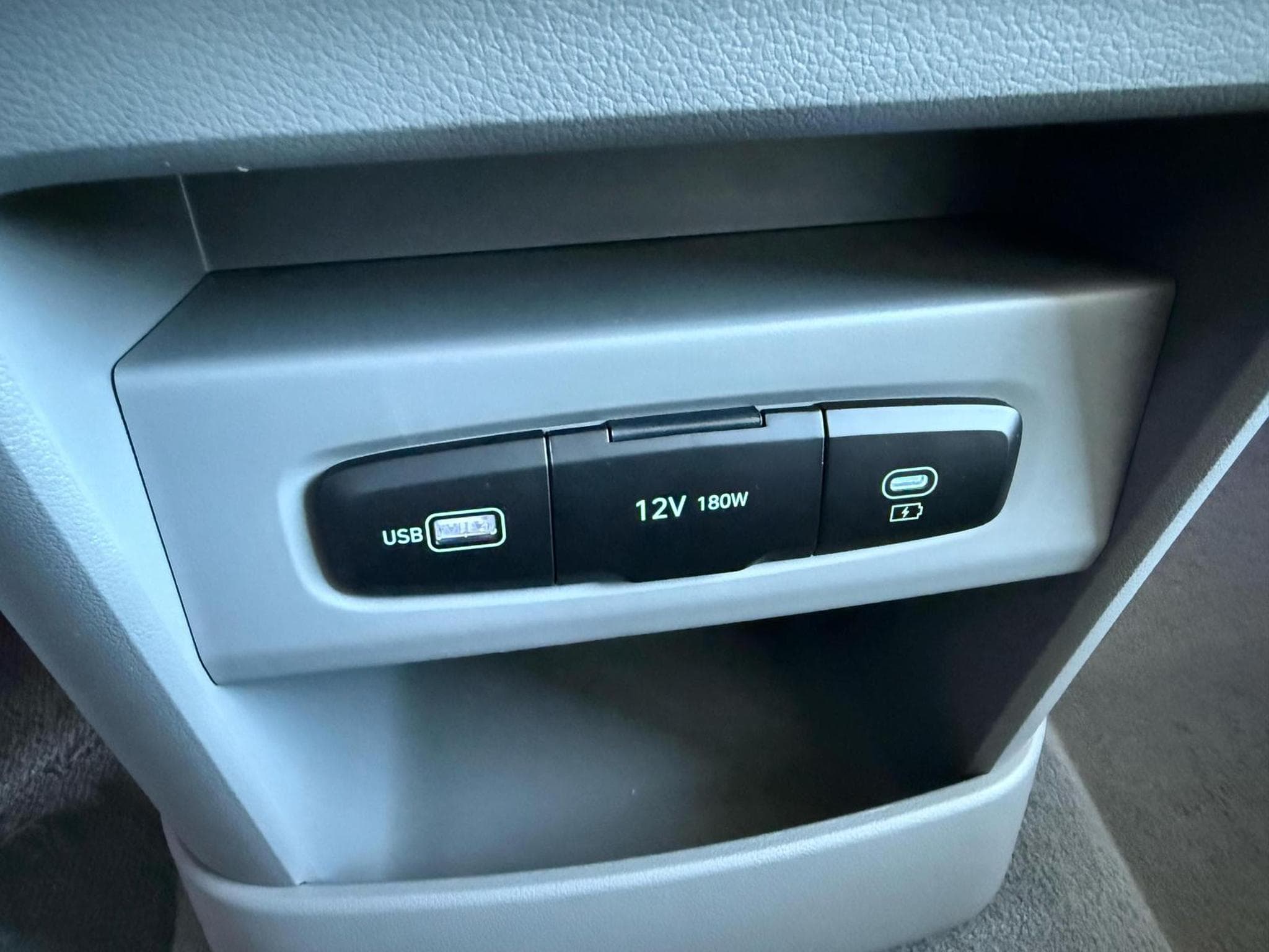 Hyundai Staria Luxury 7-Sitzer (2025) - Photo 20