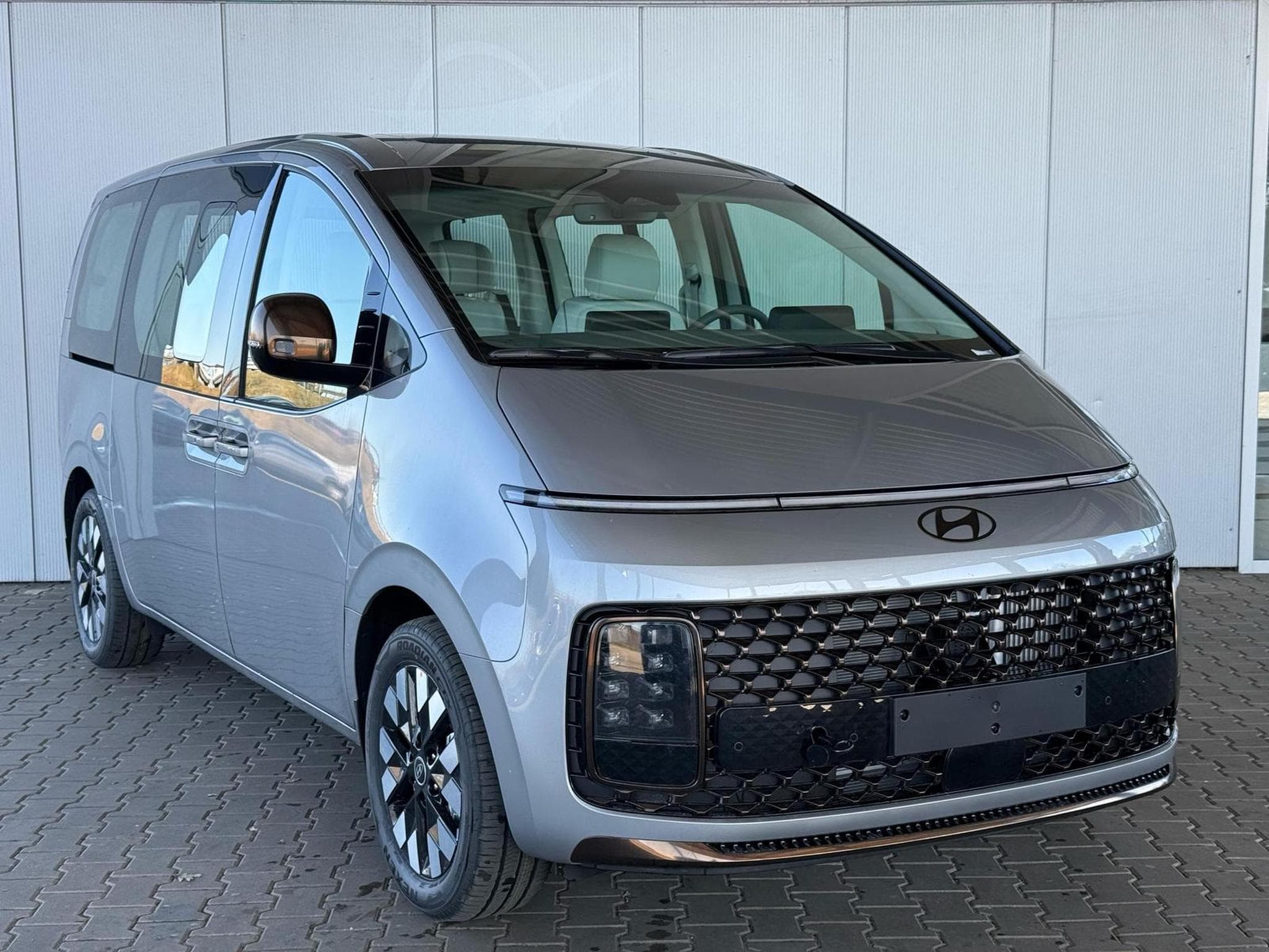 Hyundai Staria Luxury 7-Sitzer (2025) - Photo 4