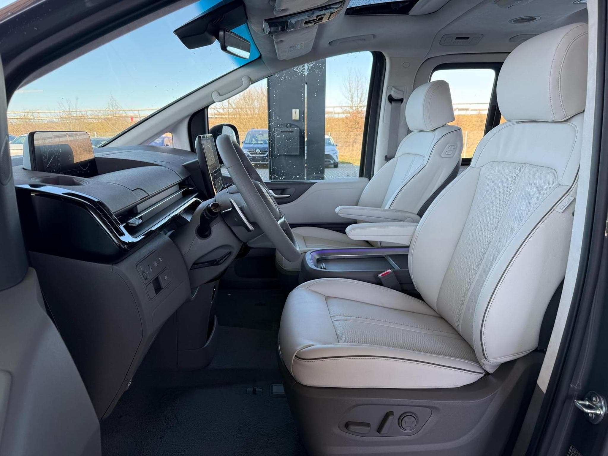 Hyundai Staria Luxury 7-Sitzer (2025) - Photo 5