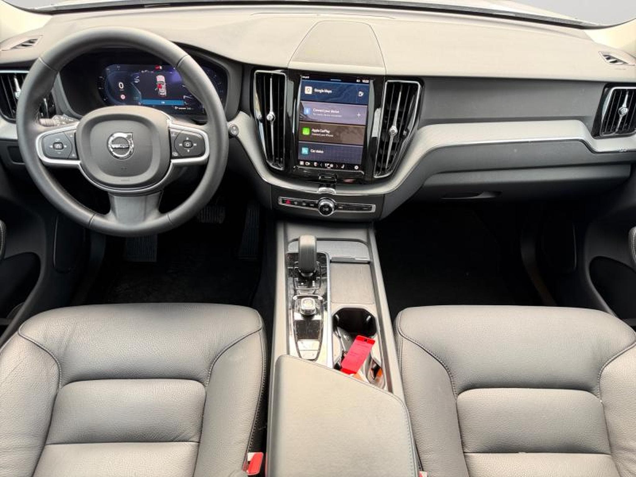 Volvo XC60 B5 Core AWD / Essence (2025) - Photo 10
