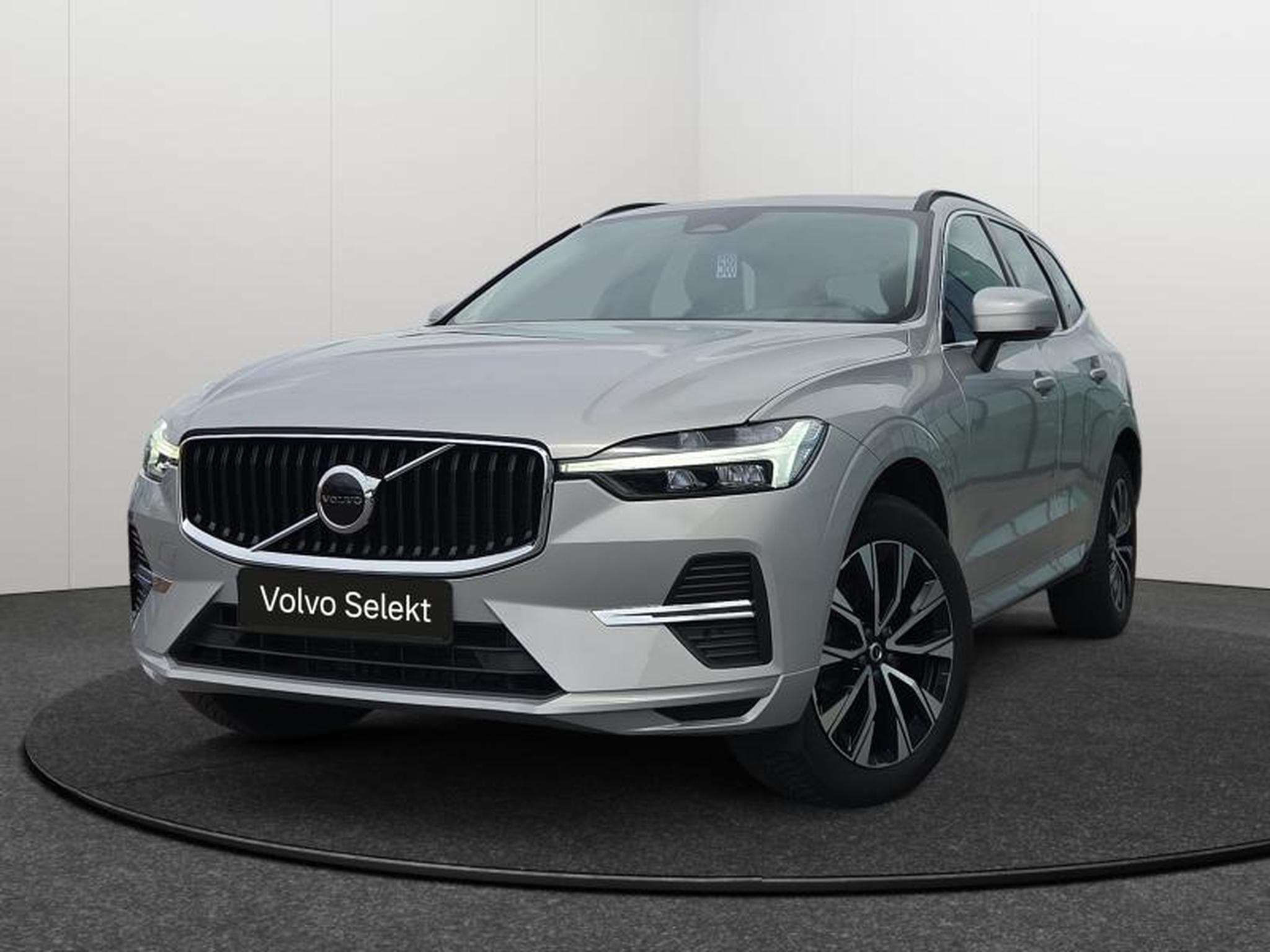 Volvo XC60 B5 Core AWD / Essence (2025) - Photo 21