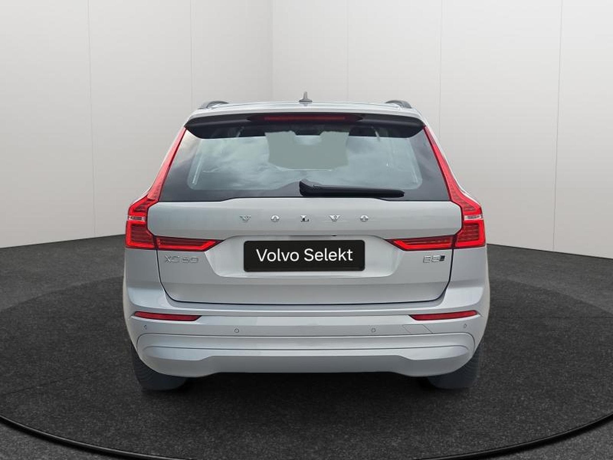 Volvo XC60 B5 Core AWD / Essence (2025) - Photo 24