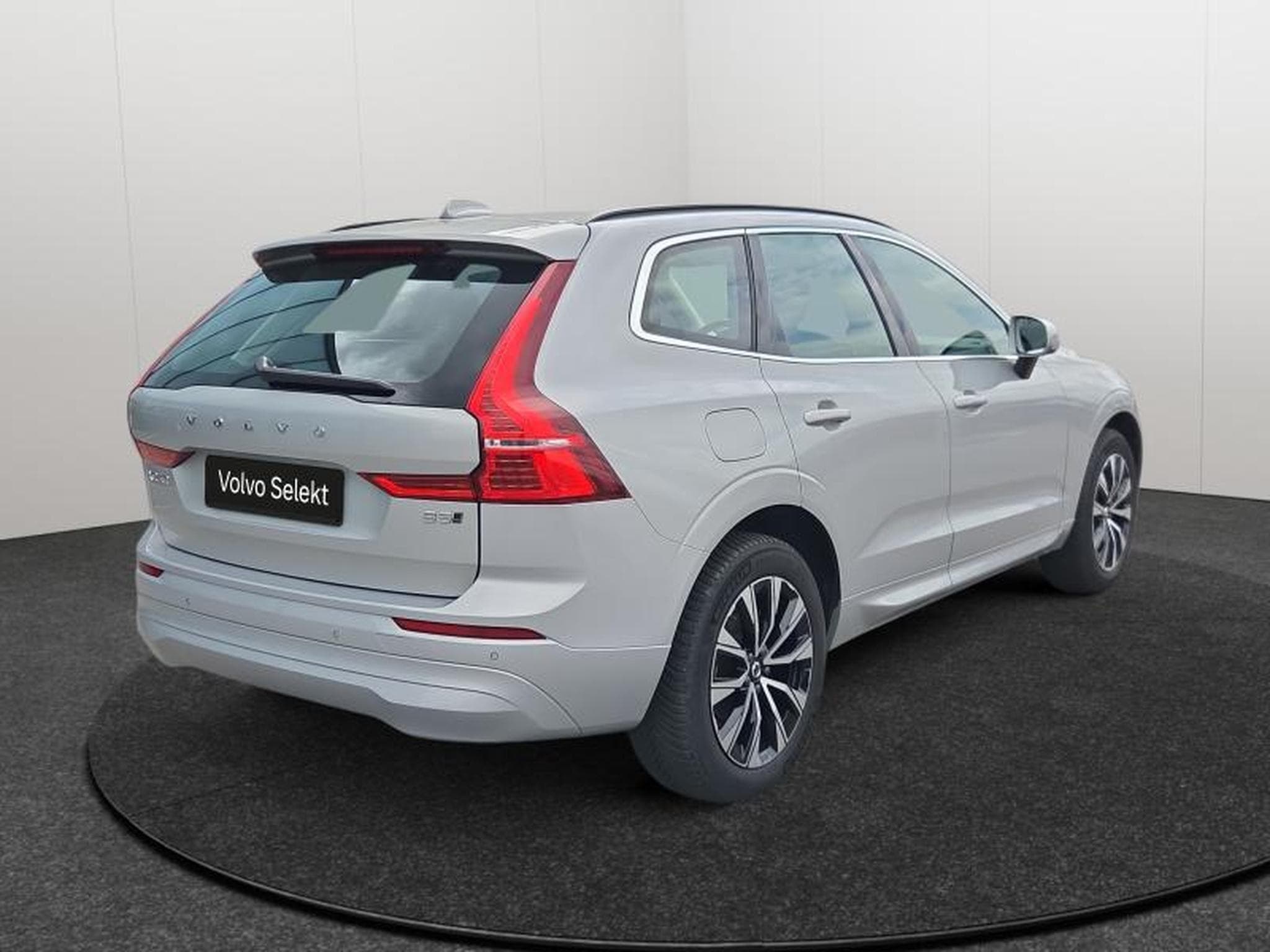 Volvo XC60 B5 Core AWD / Essence (2025) - Photo 25