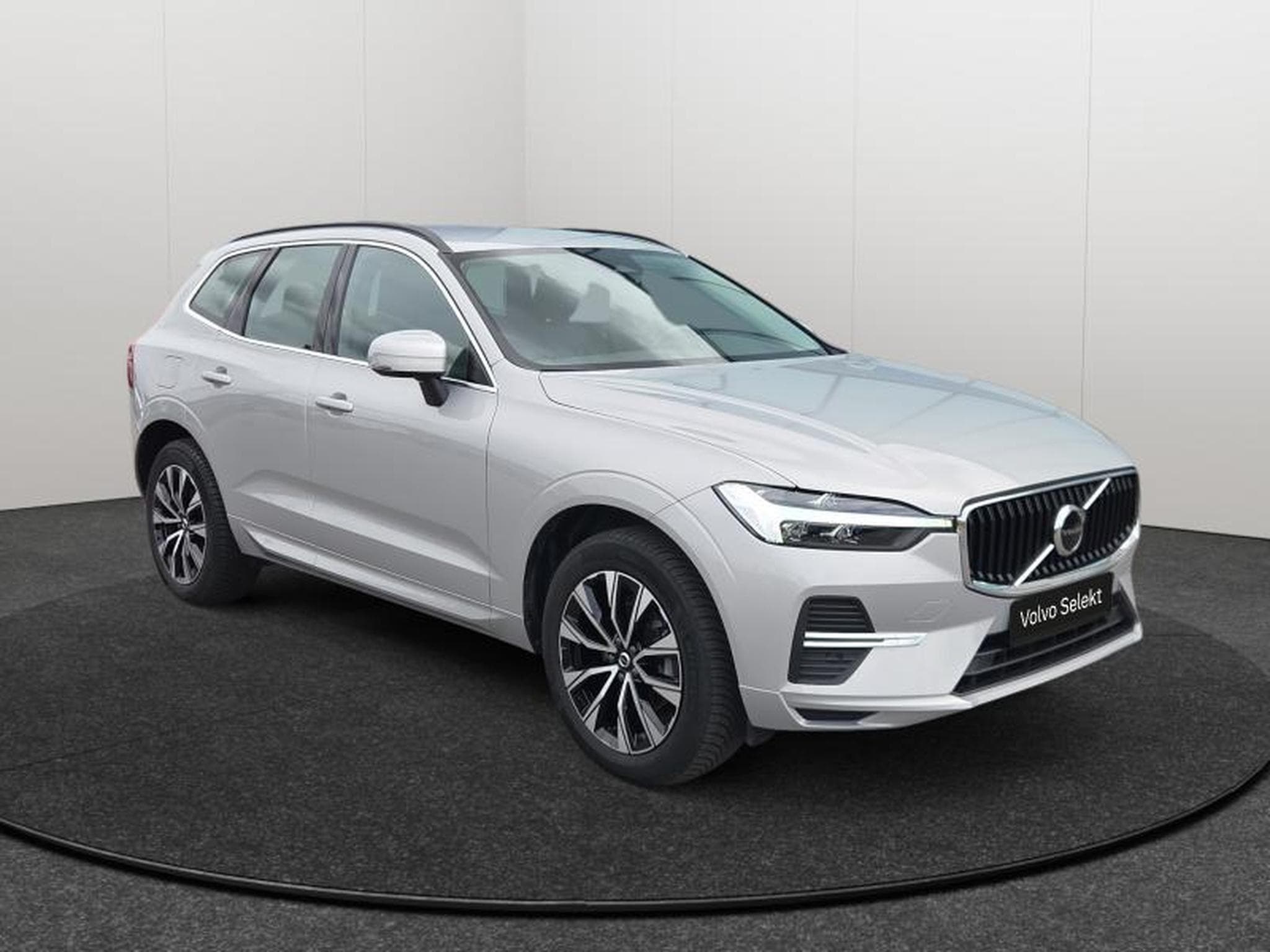 Volvo XC60 B5 Core AWD / Essence (2025) - Photo 27