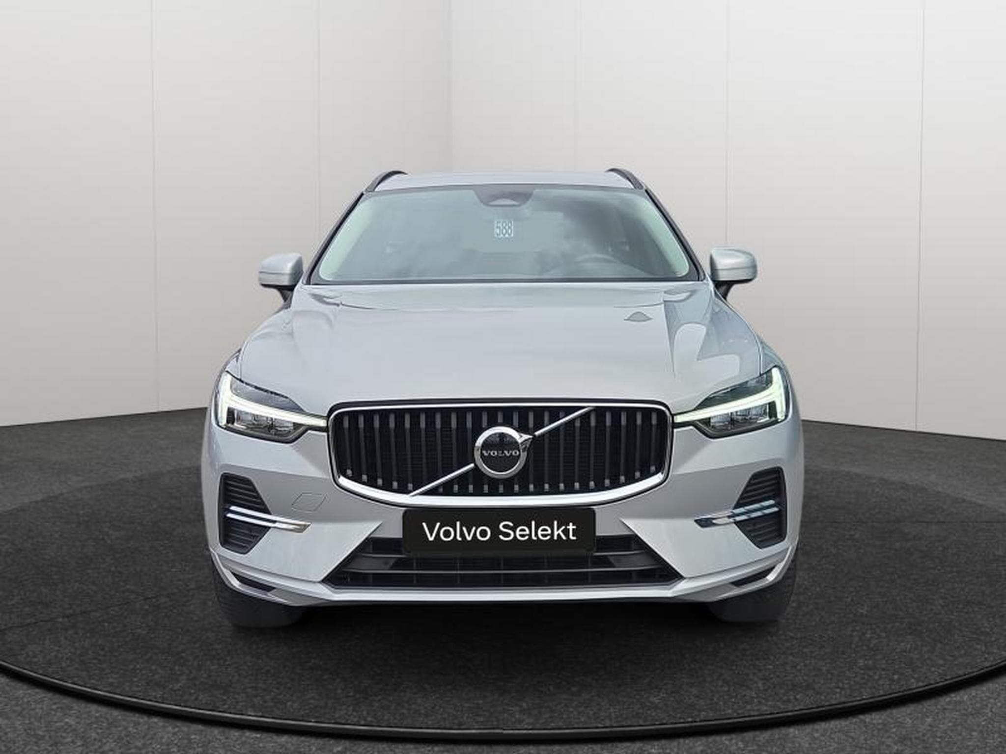 Volvo XC60 B5 Core AWD / Essence (2025) - Photo 28