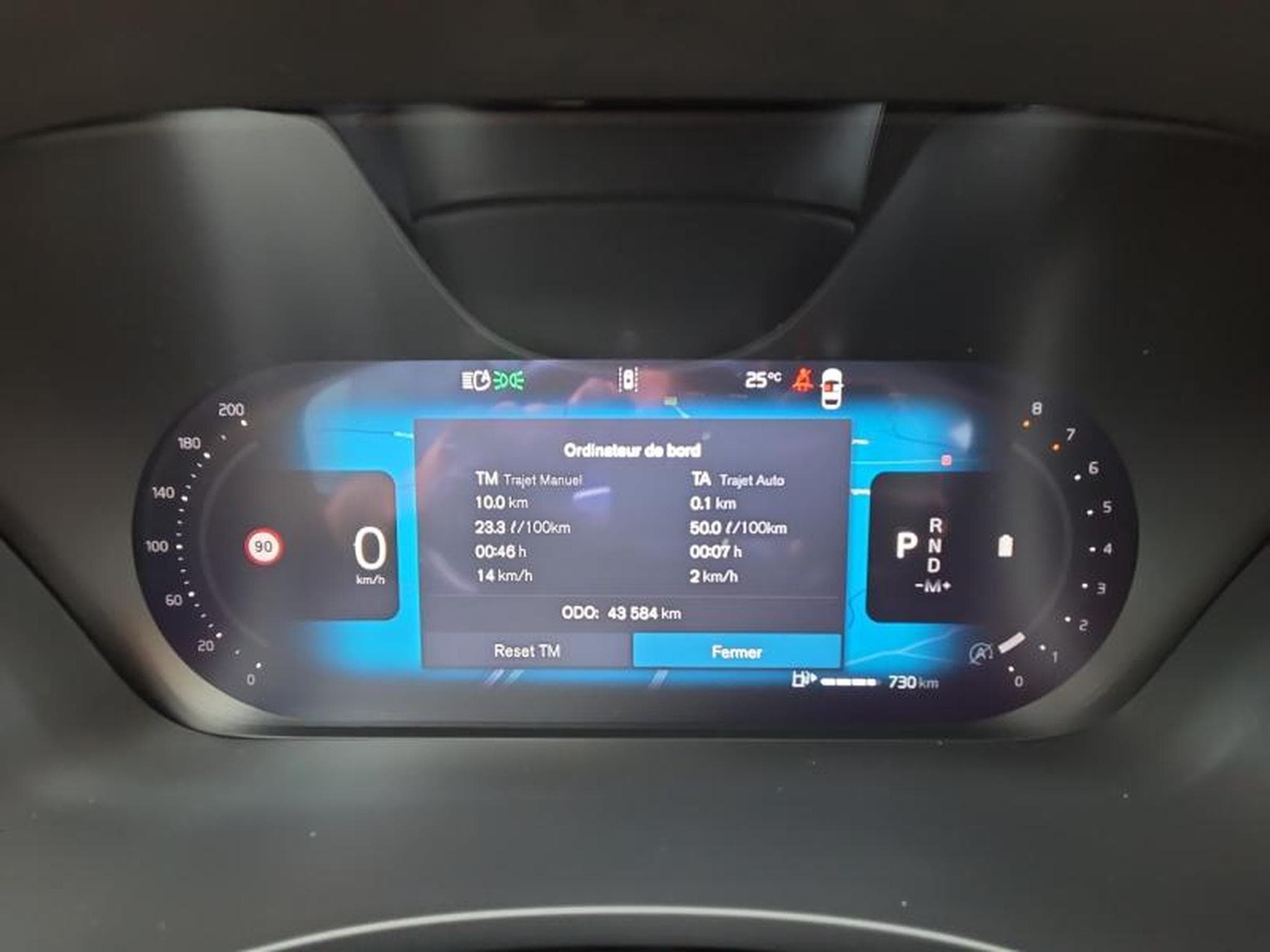 Volvo XC60 B5 Core AWD / Essence (2025) - Photo 37