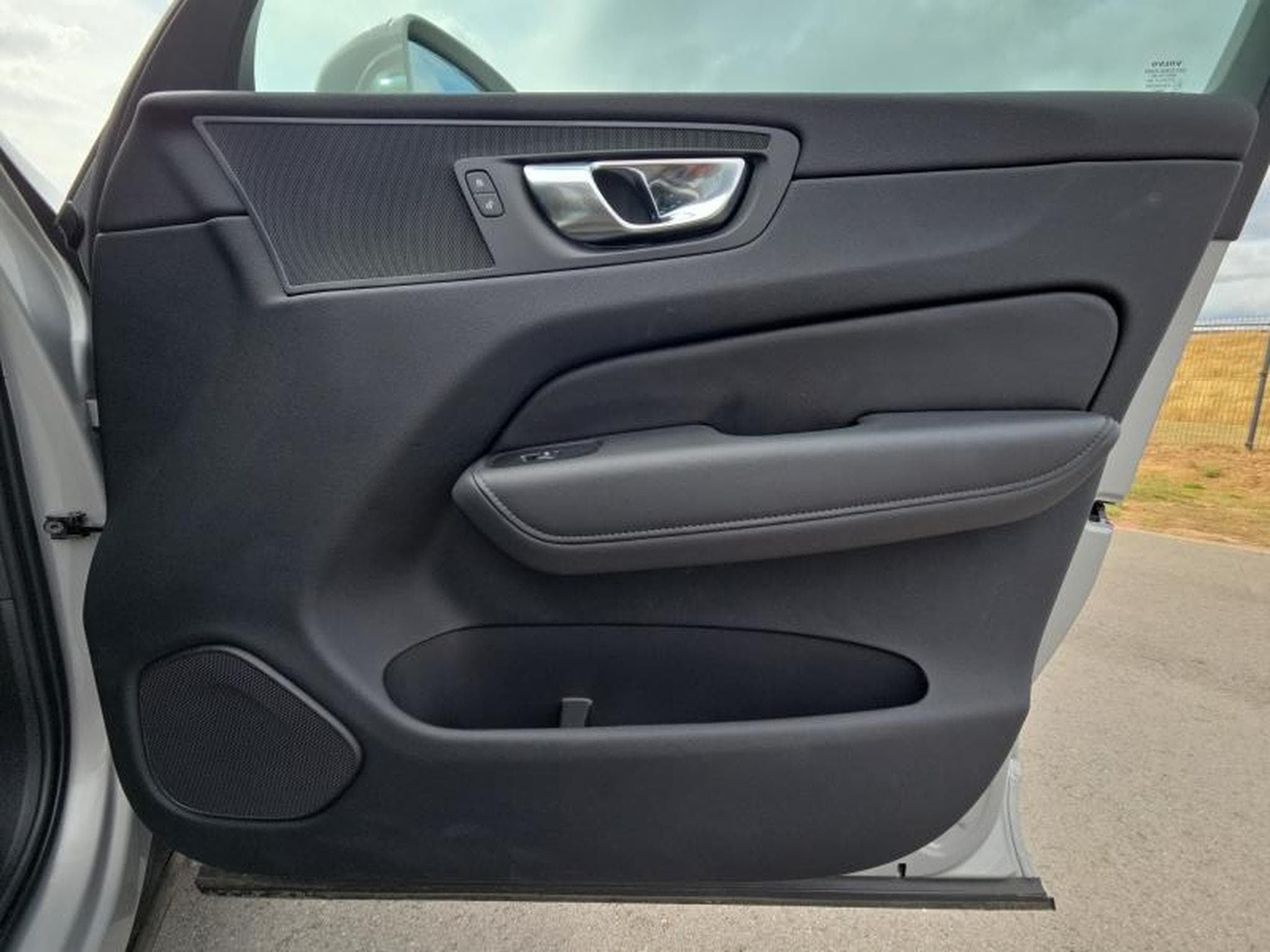 Volvo XC60 B5 Core AWD / Essence (2025) - Photo 40