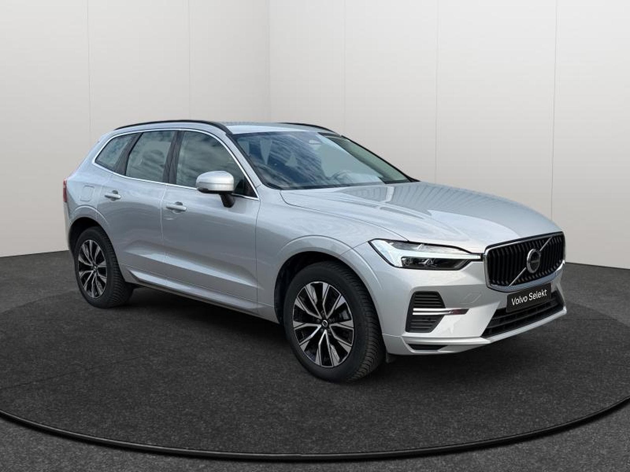 Volvo XC60 B5 Core AWD / Essence (2025) - Photo 7