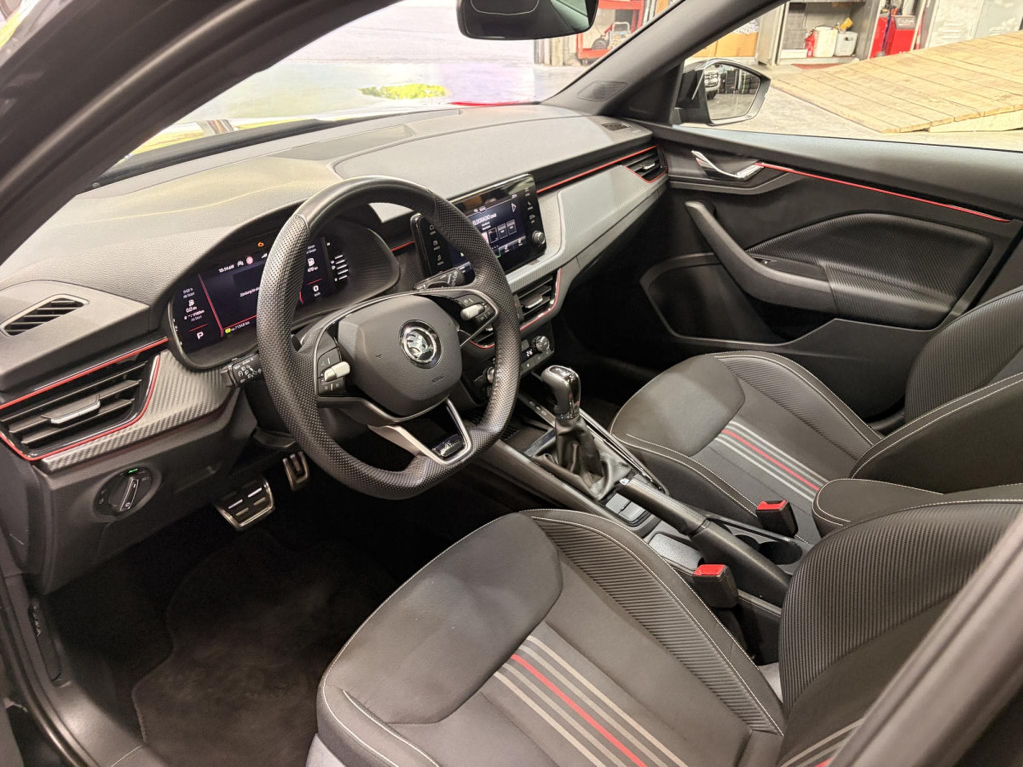 Skoda Kamiq 1.5 TSI Monte Carlo 150HP DSG (2024) - Photo 10