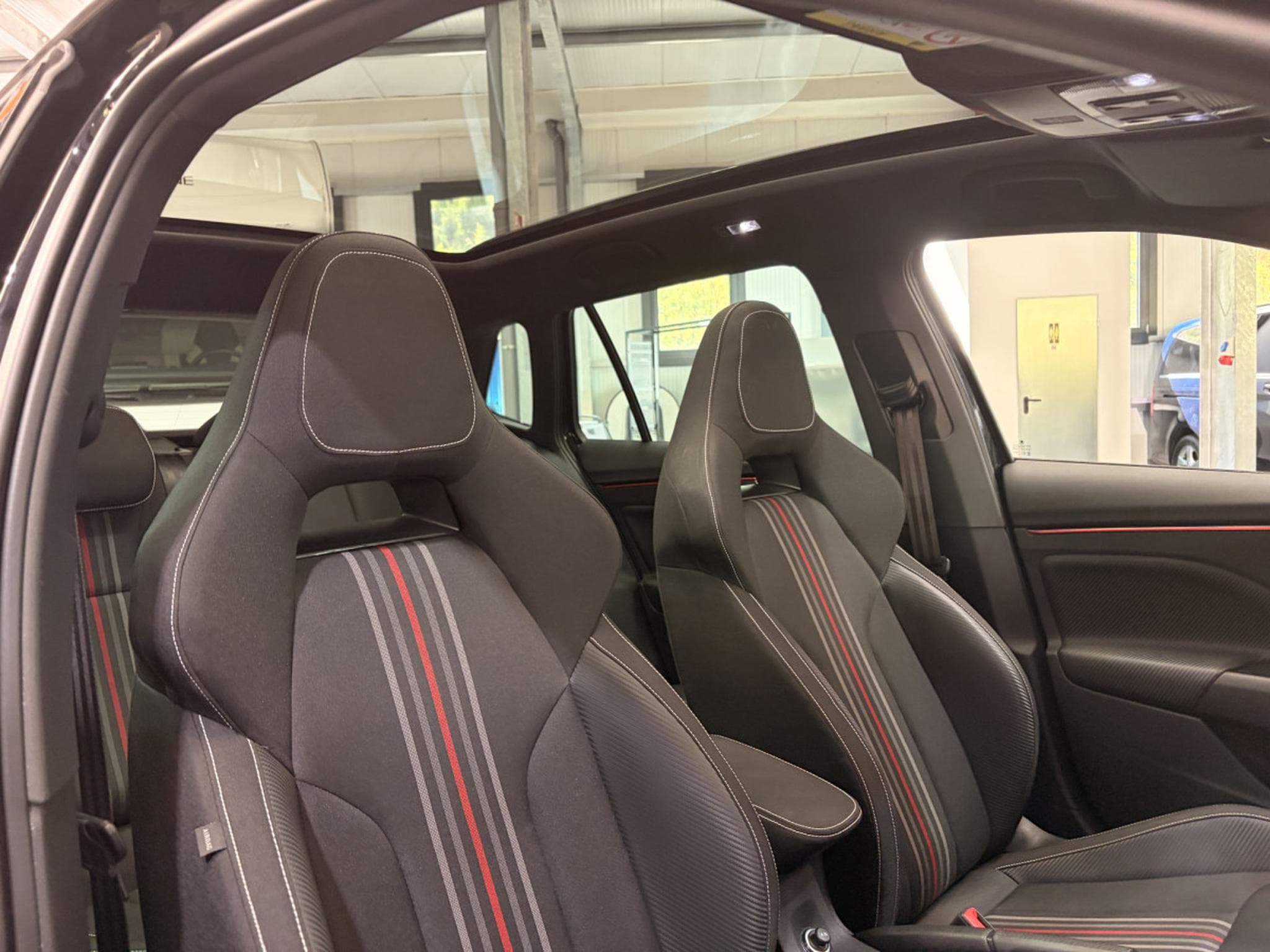 Skoda Kamiq 1.5 TSI Monte Carlo 150HP DSG (2024) - Photo 13