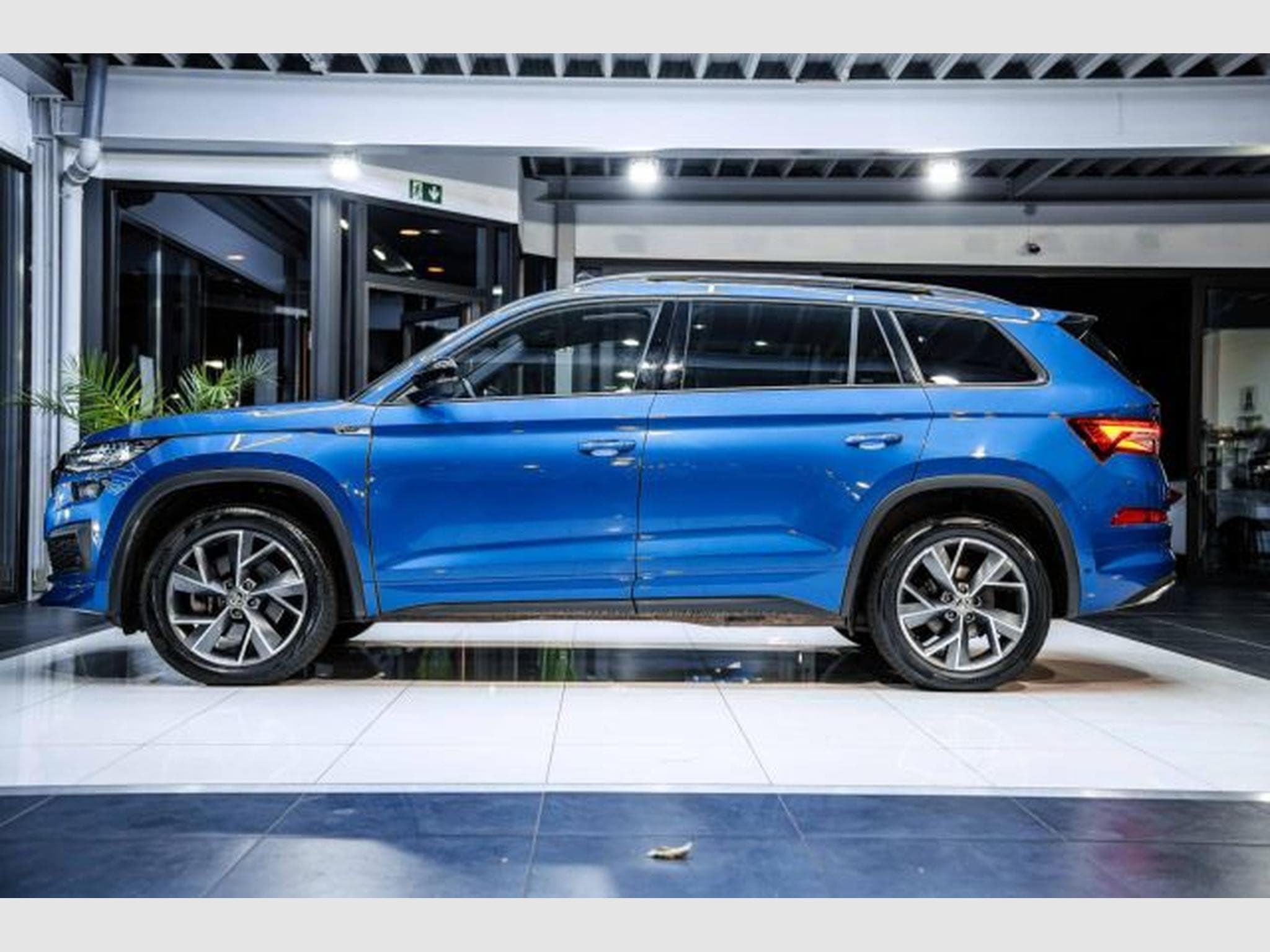 Skoda Kodiaq Kodiaq 2.0 TDI DSG Sportline NAVI 7-Si PANO AHK (2023) - Photo 11