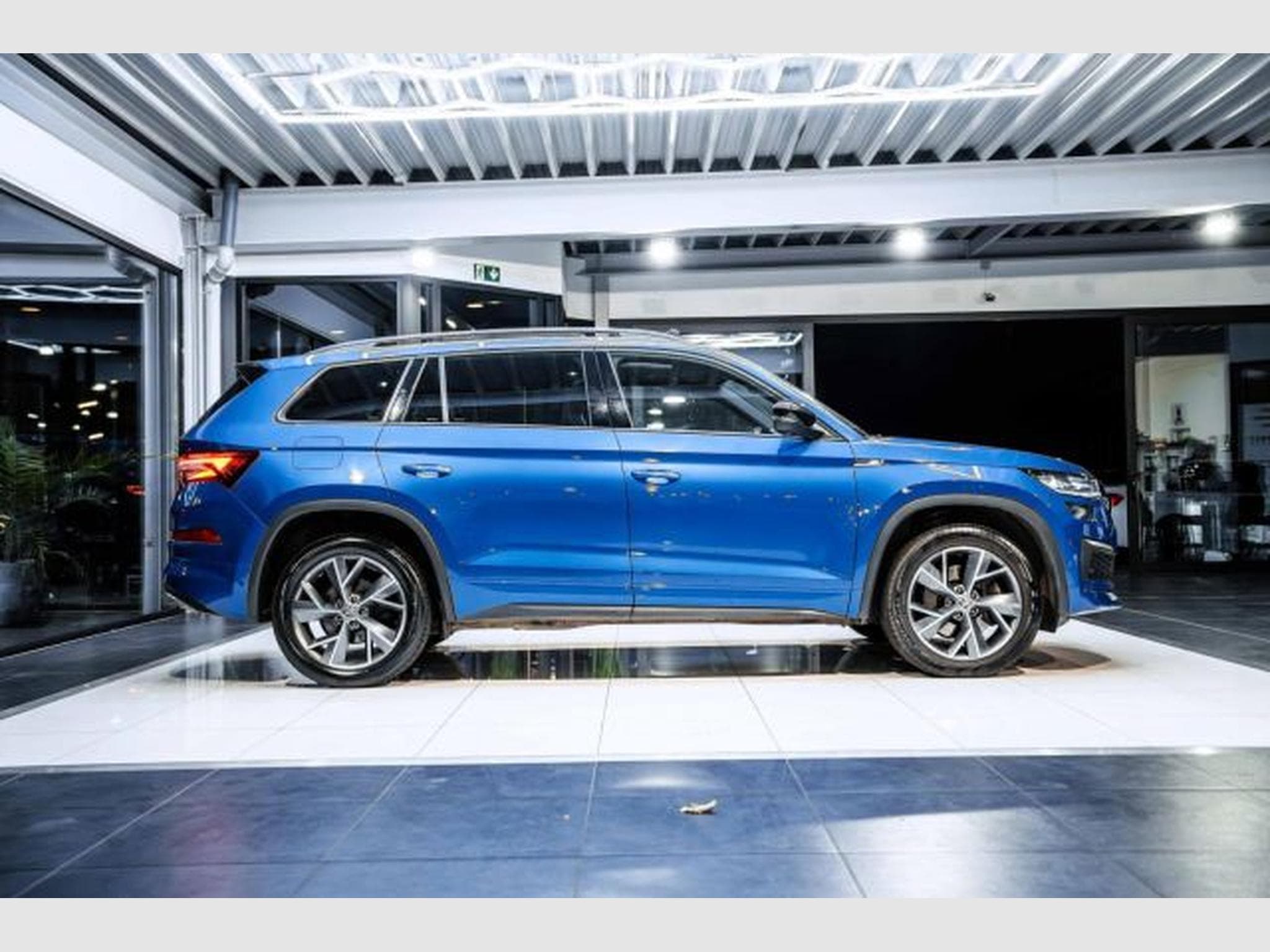 Skoda Kodiaq Kodiaq 2.0 TDI DSG Sportline NAVI 7-Si PANO AHK (2023) - Photo 7