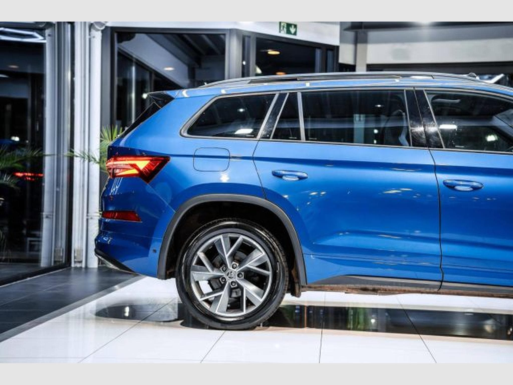 Skoda Kodiaq Kodiaq 2.0 TDI DSG Sportline NAVI 7-Si PANO AHK (2023) - Photo 8