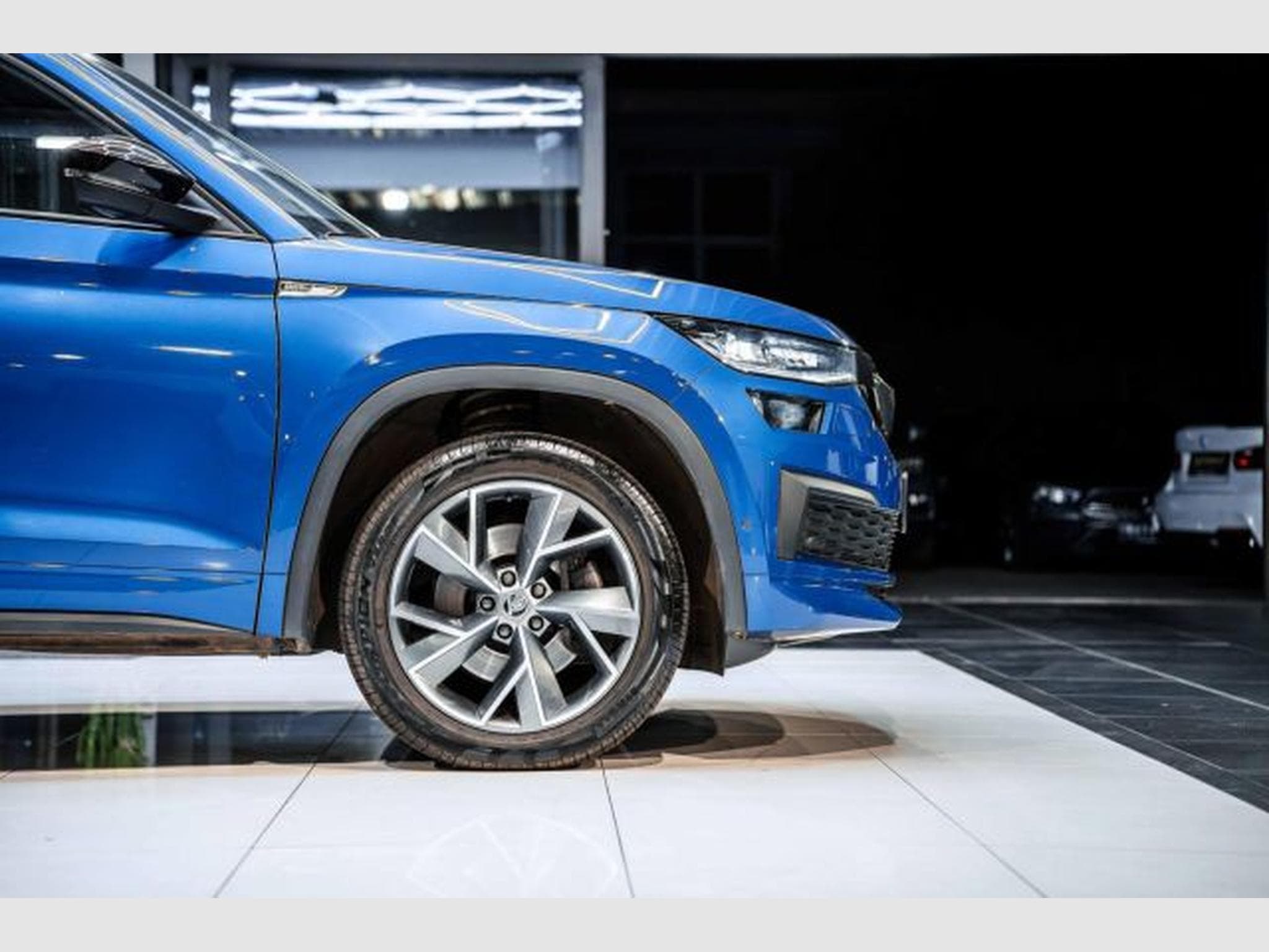 Skoda Kodiaq Kodiaq 2.0 TDI DSG Sportline NAVI 7-Si PANO AHK (2023) - Photo 9
