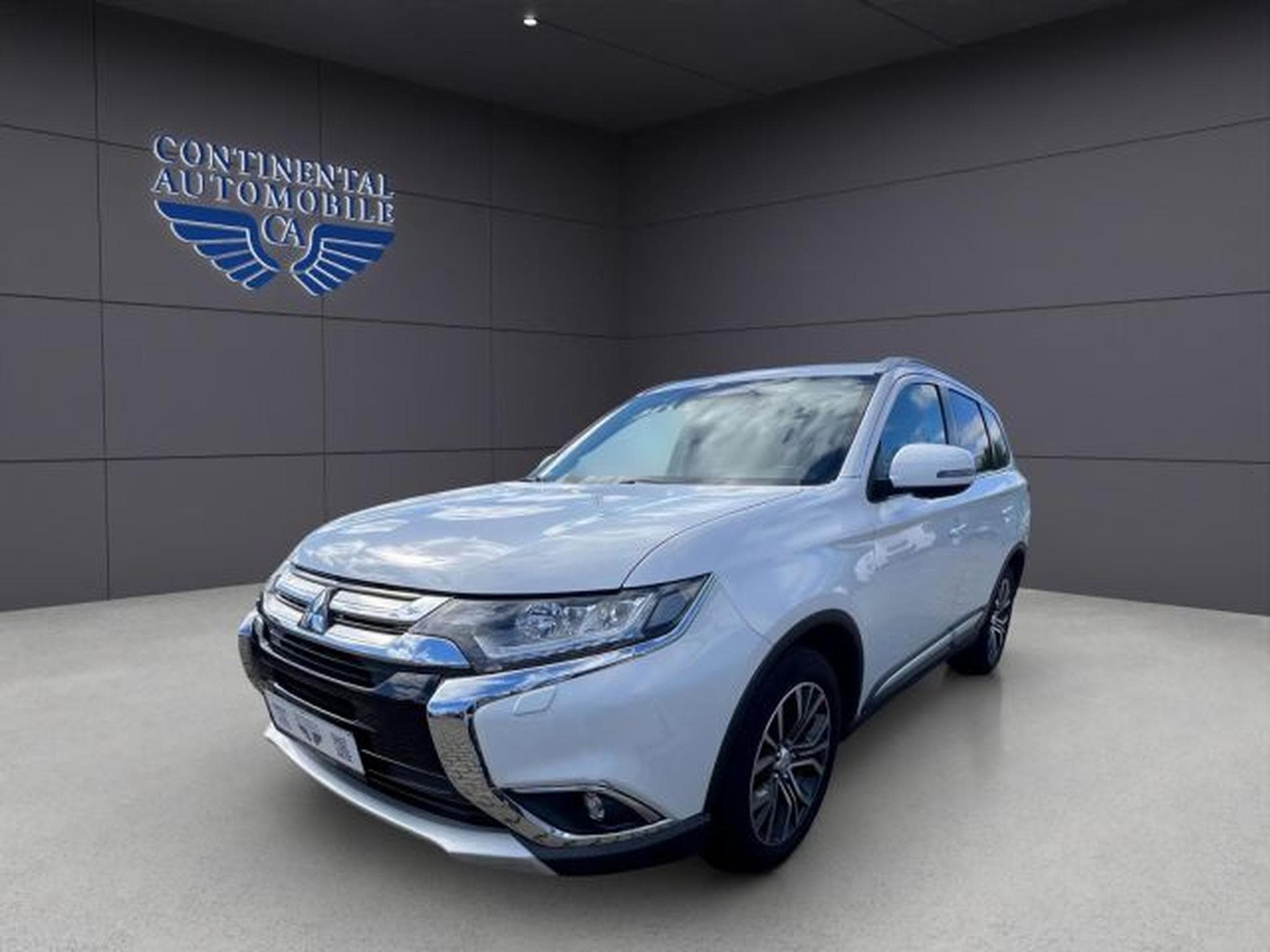 Mitsubishi Outlander Outlander 4x4 KLIMA,NAVI,PDC,360CAM,SHZ,XENON,BT (2017) - Photo 1