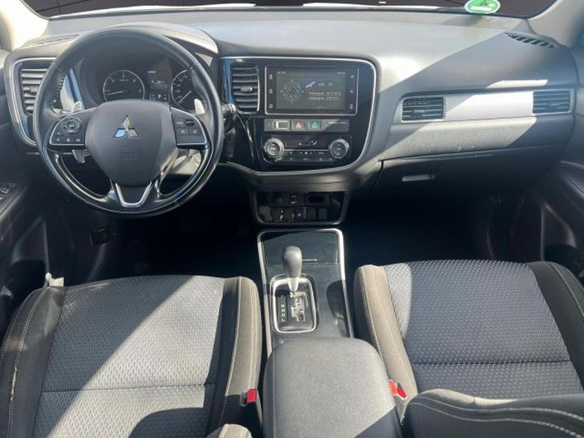 Mitsubishi Outlander Outlander 4x4 KLIMA,NAVI,PDC,360CAM,SHZ,XENON,BT (2017) - Photo 15