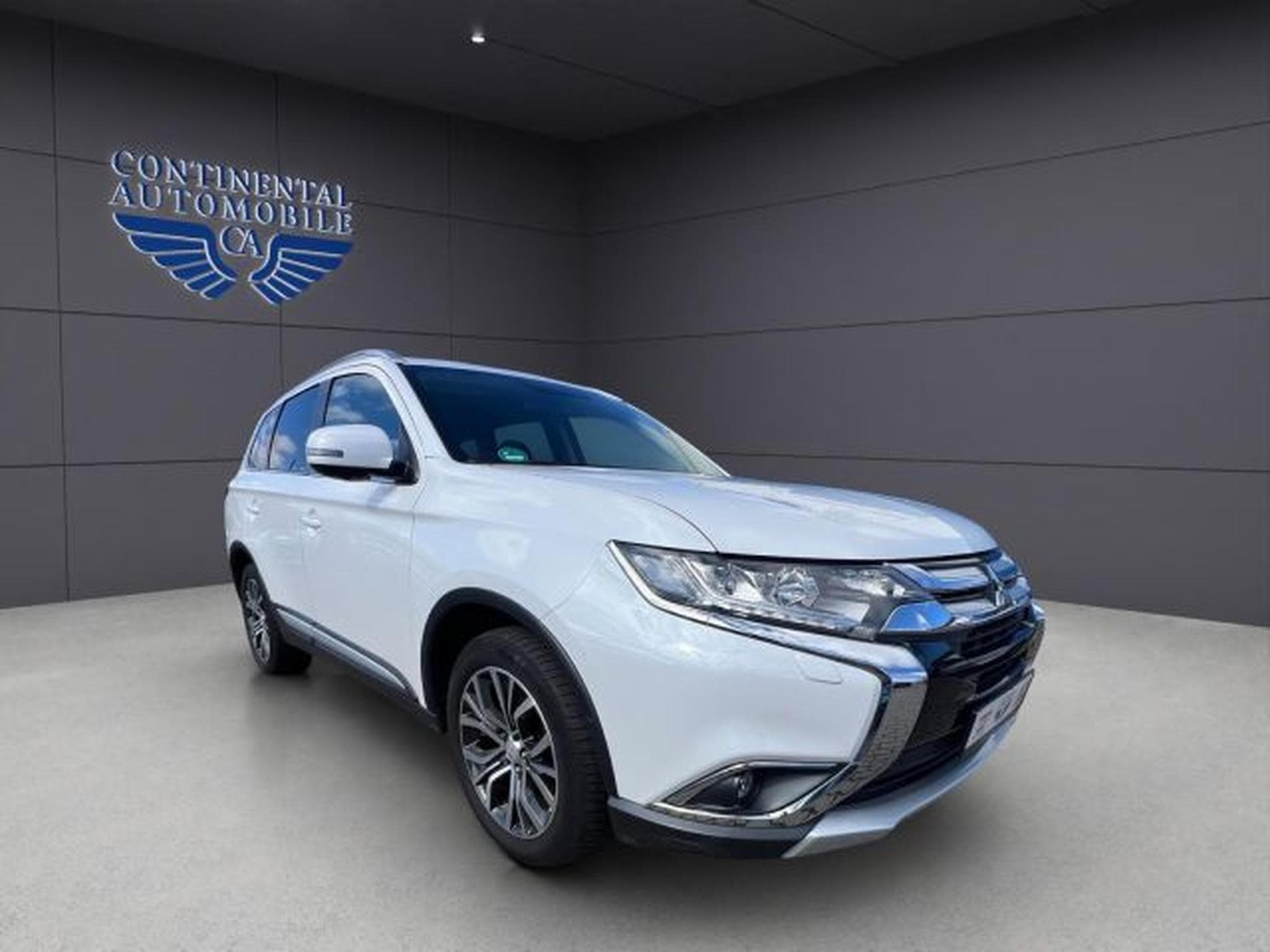 Mitsubishi Outlander Outlander 4x4 KLIMA,NAVI,PDC,360CAM,SHZ,XENON,BT (2017) - Photo 9