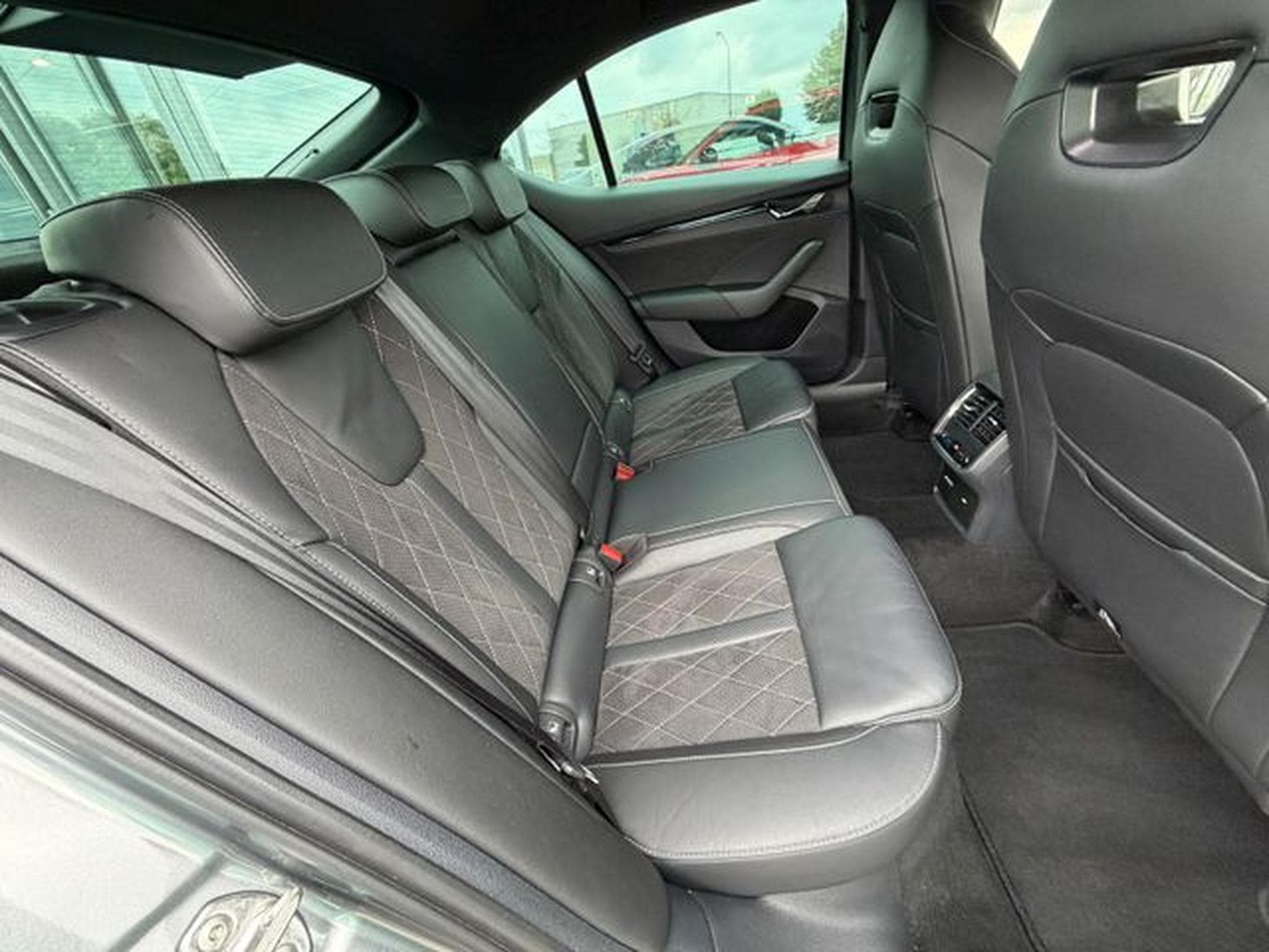 Skoda Octavia Octavia Limo 2,0TDi RS 4x4 19" AHK Leder Standhz (2023) - Photo 15