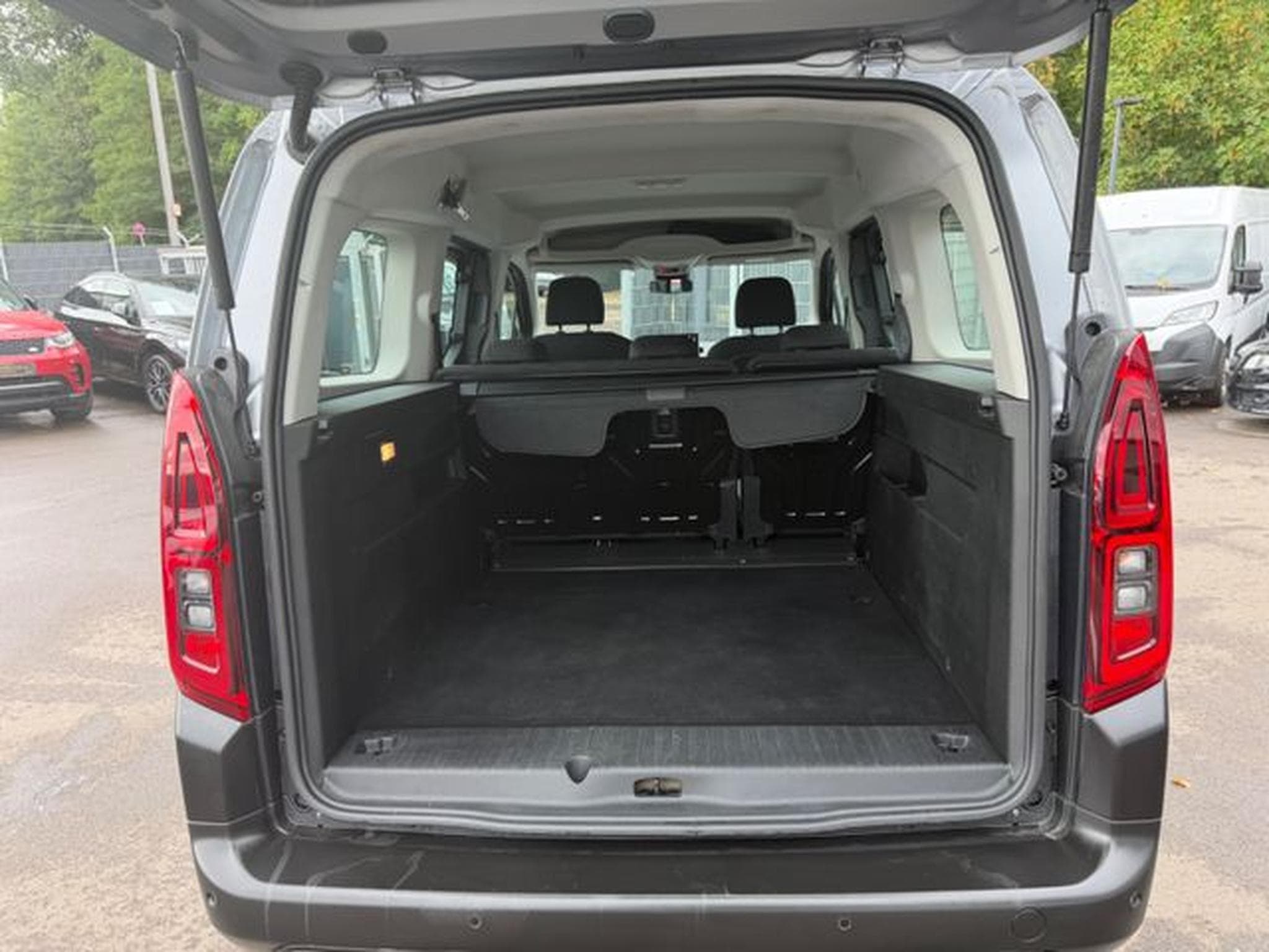 Citroën Berlingo BERLINGO PLUS XL LANG VERSION *FACELIFT*NAVI*KAM (2024) - Foto 10
