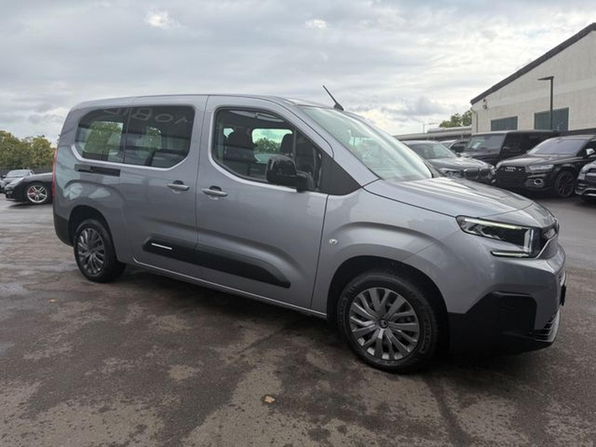 Citroën Berlingo BERLINGO PLUS XL LANG VERSION *FACELIFT*NAVI*KAM (2024) - Foto 5