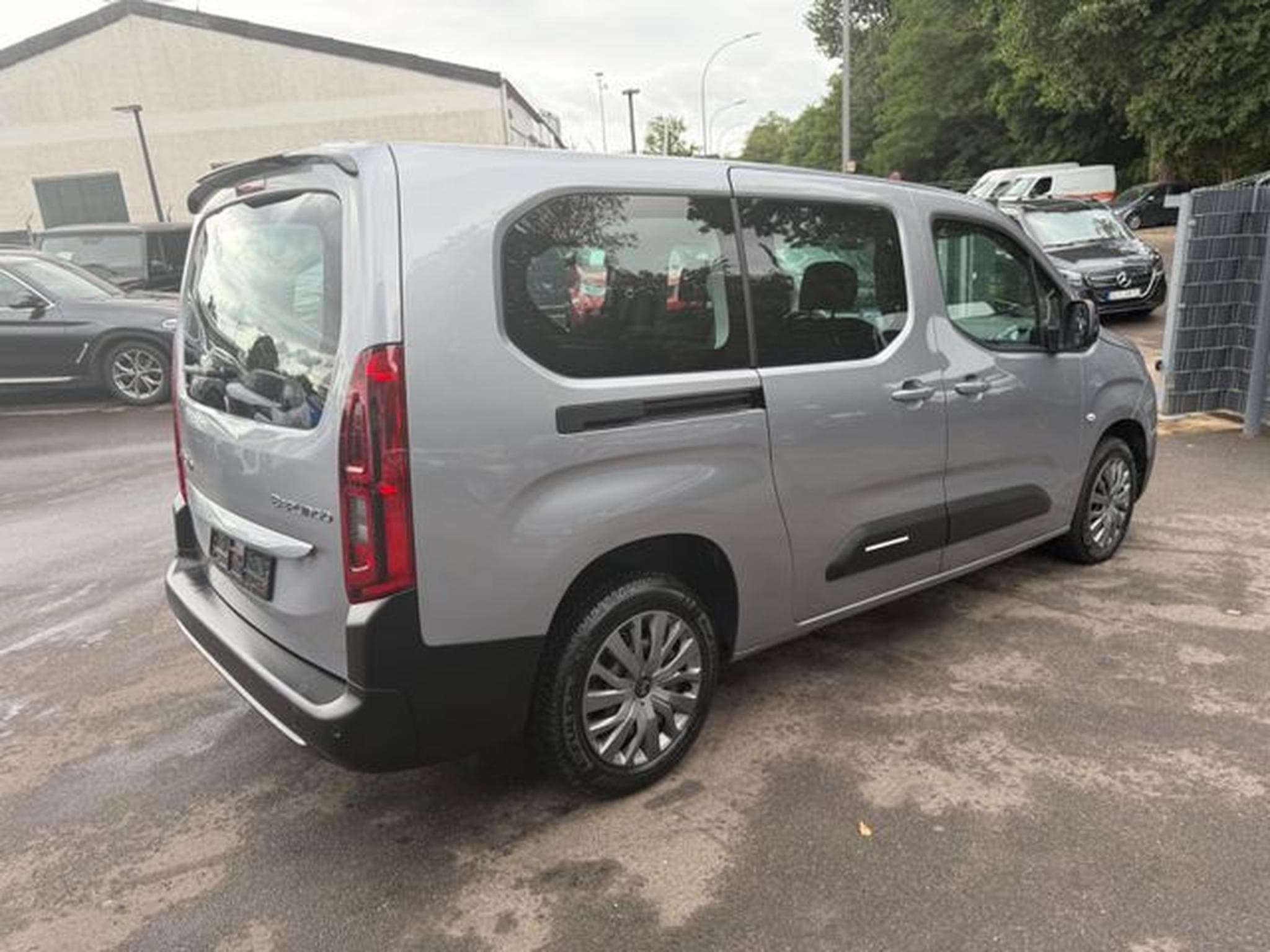 Citroën Berlingo BERLINGO PLUS XL LANG VERSION *FACELIFT*NAVI*KAM (2024) - Foto 6