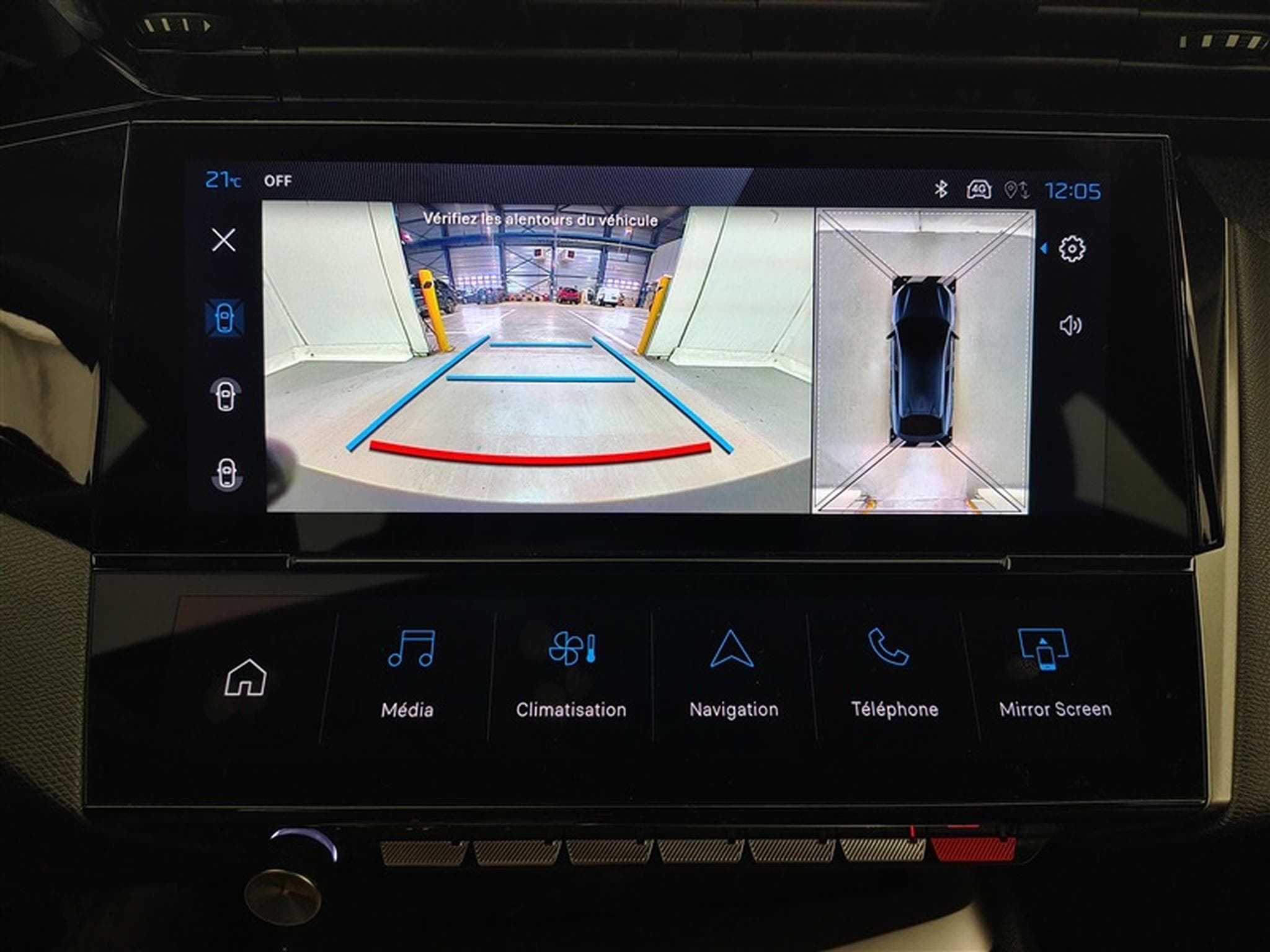 Peugeot 408 1.2 Hybrid 136cv e-DCS6 Allure NAVI / FULL LED / CAMERA 360 (2025) - Photo 17