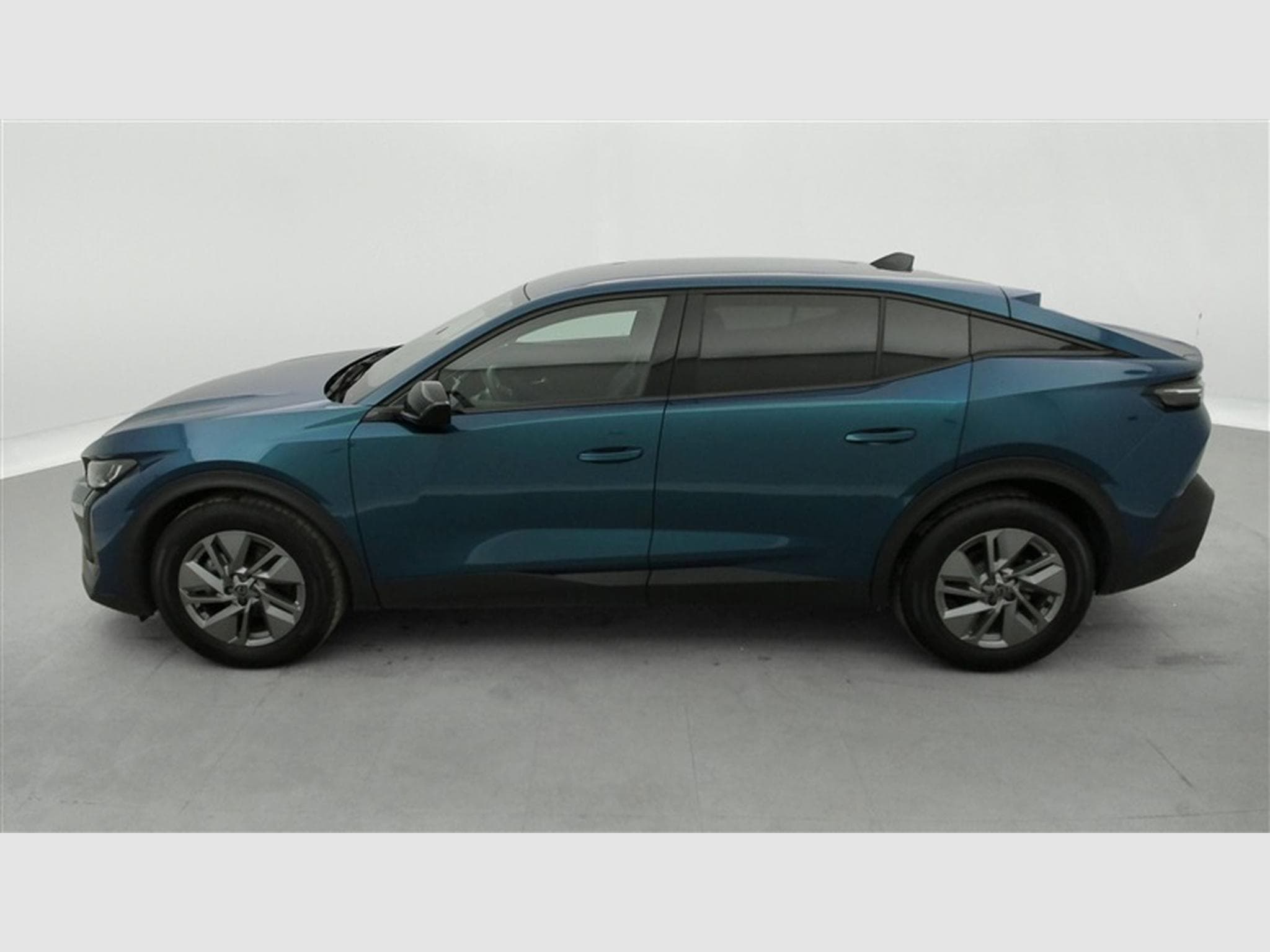 Peugeot 408 1.2 Hybrid 136cv e-DCS6 Allure NAVI / FULL LED / CAMERA 360 (2025) - Photo 2