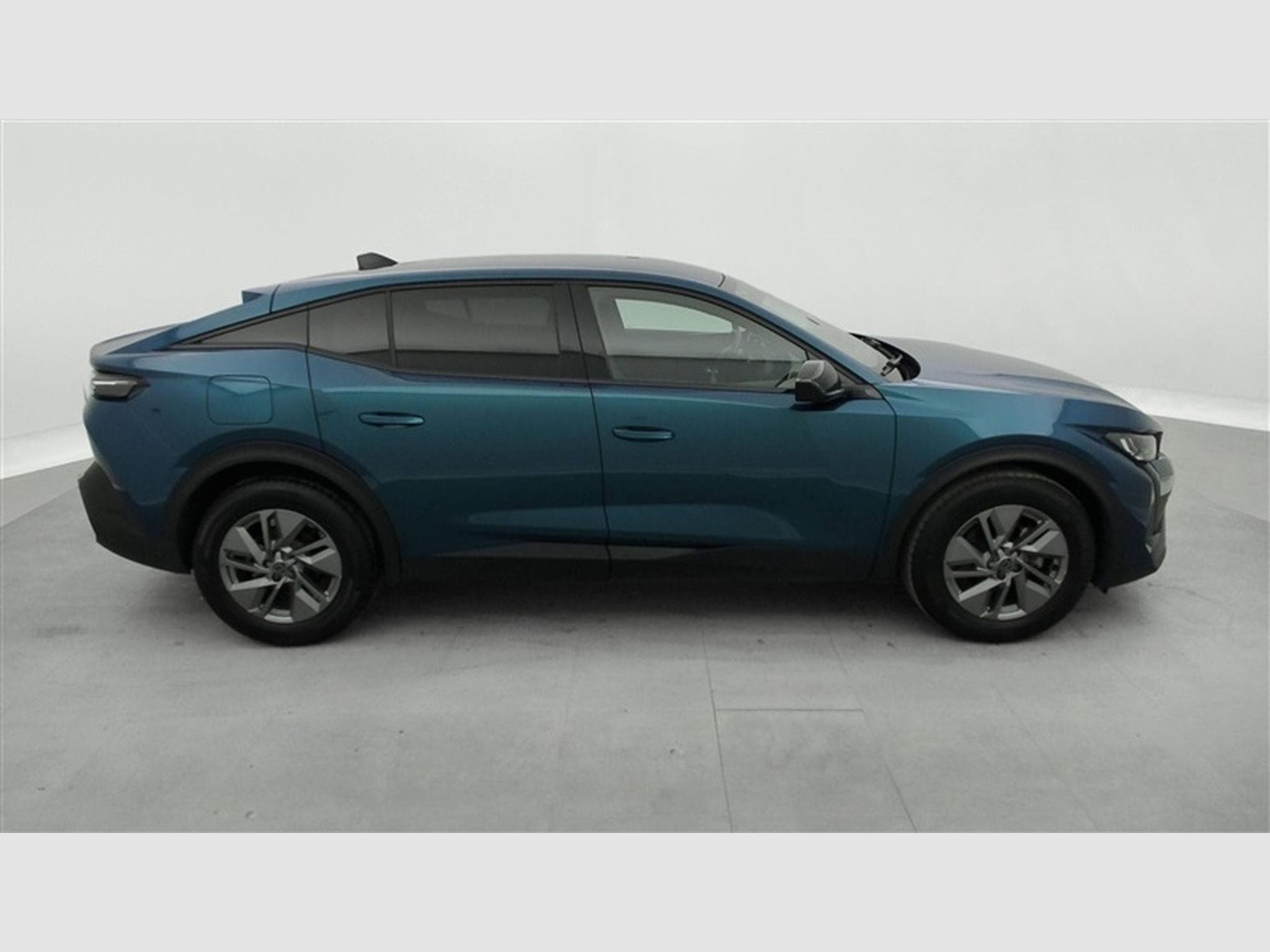 Peugeot 408 1.2 Hybrid 136cv e-DCS6 Allure NAVI / FULL LED / CAMERA 360 (2025) - Photo 22