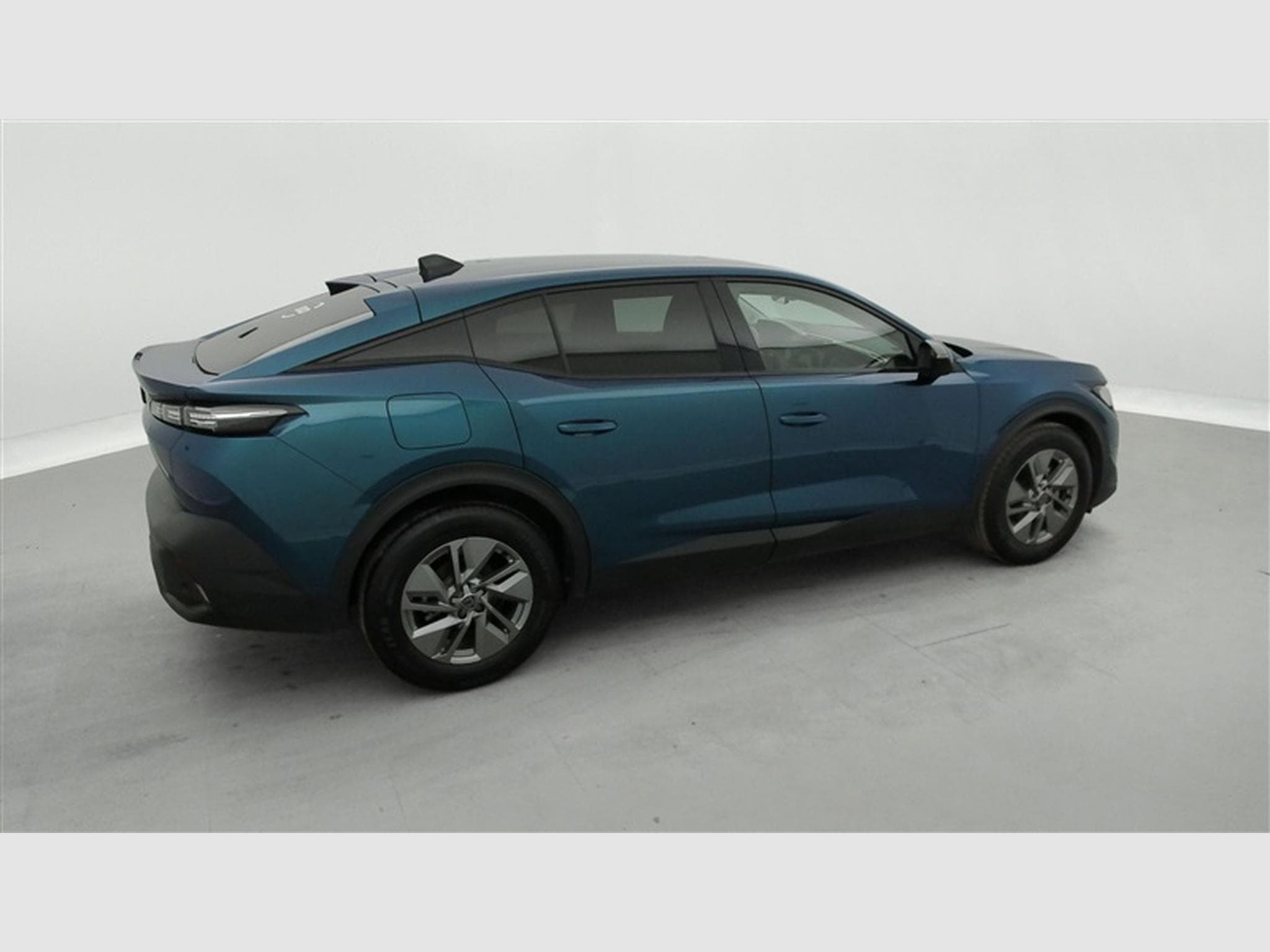 Peugeot 408 1.2 Hybrid 136cv e-DCS6 Allure NAVI / FULL LED / CAMERA 360 (2025) - Photo 23